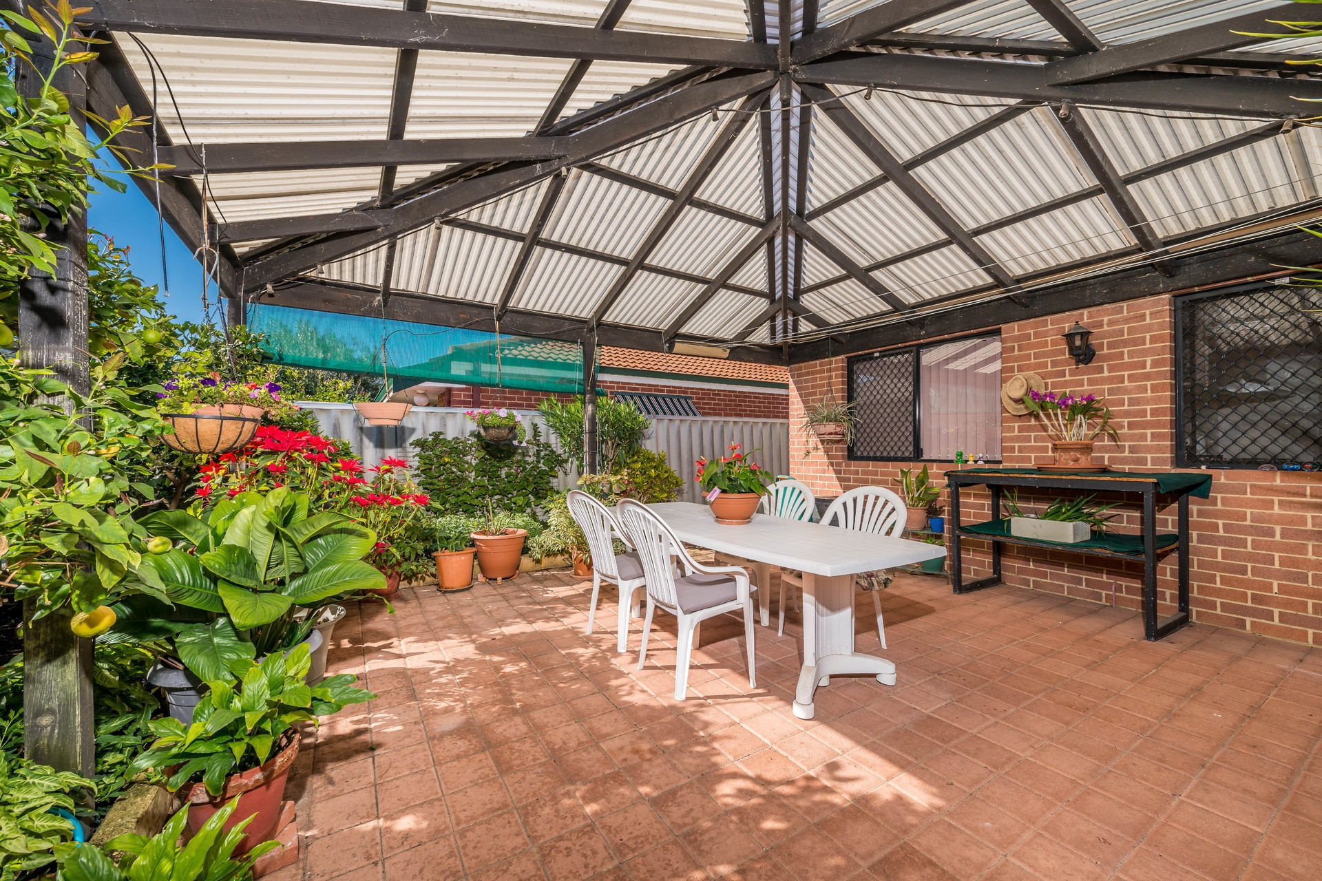 14 Lake Edge Court, Gwelup - Thumbnail 2