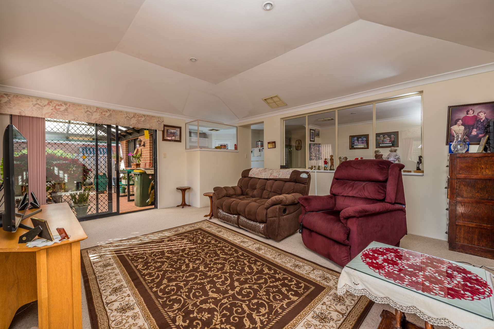 14 Lake Edge Court, Gwelup - Thumbnail 6