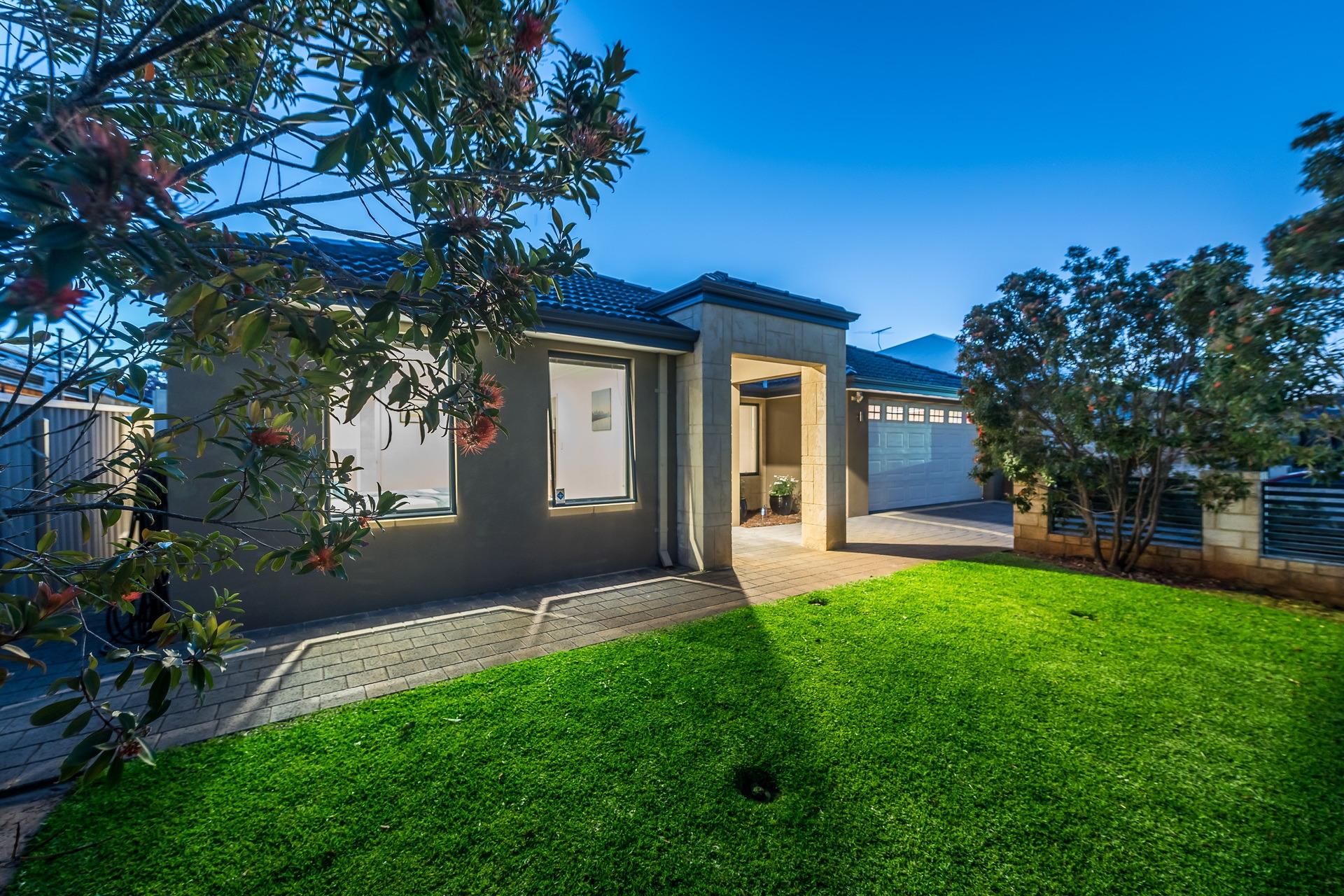 27 Swiftlet Way, Gwelup - Thumbnail 2