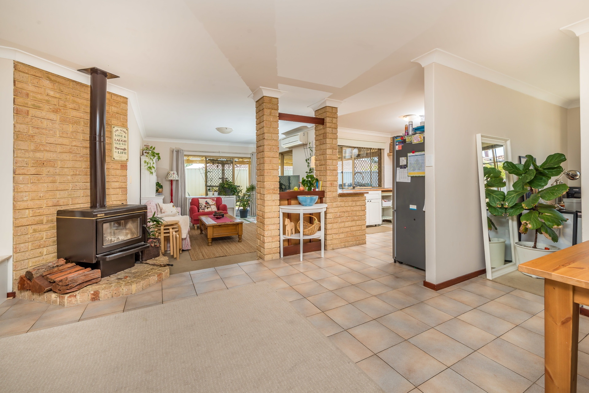 127  Camarino Drive, Woodvale - Thumbnail 2