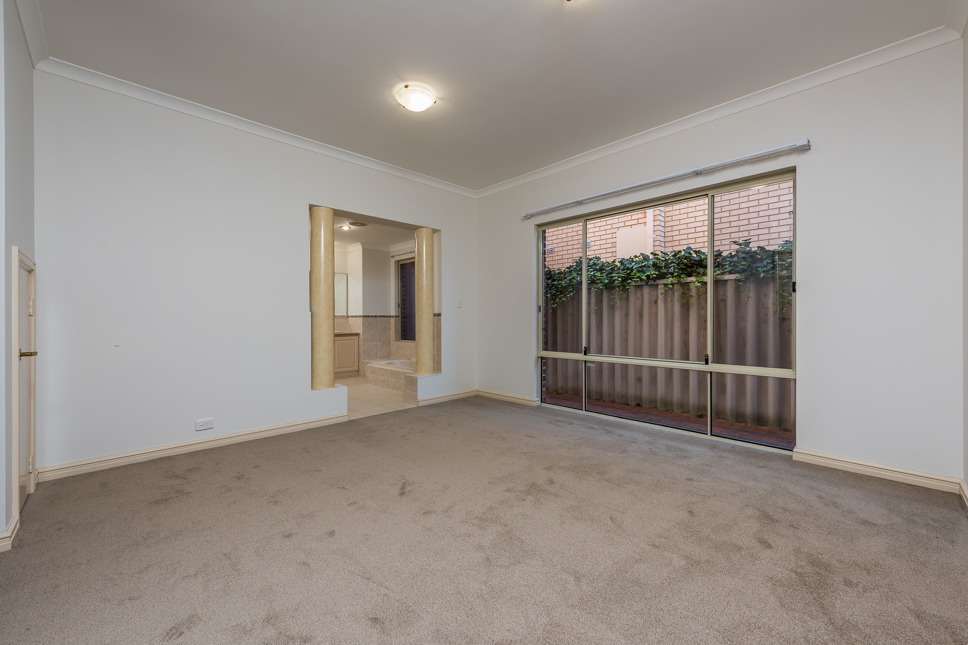 1A Salen Court, Ardross - Thumbnail 3
