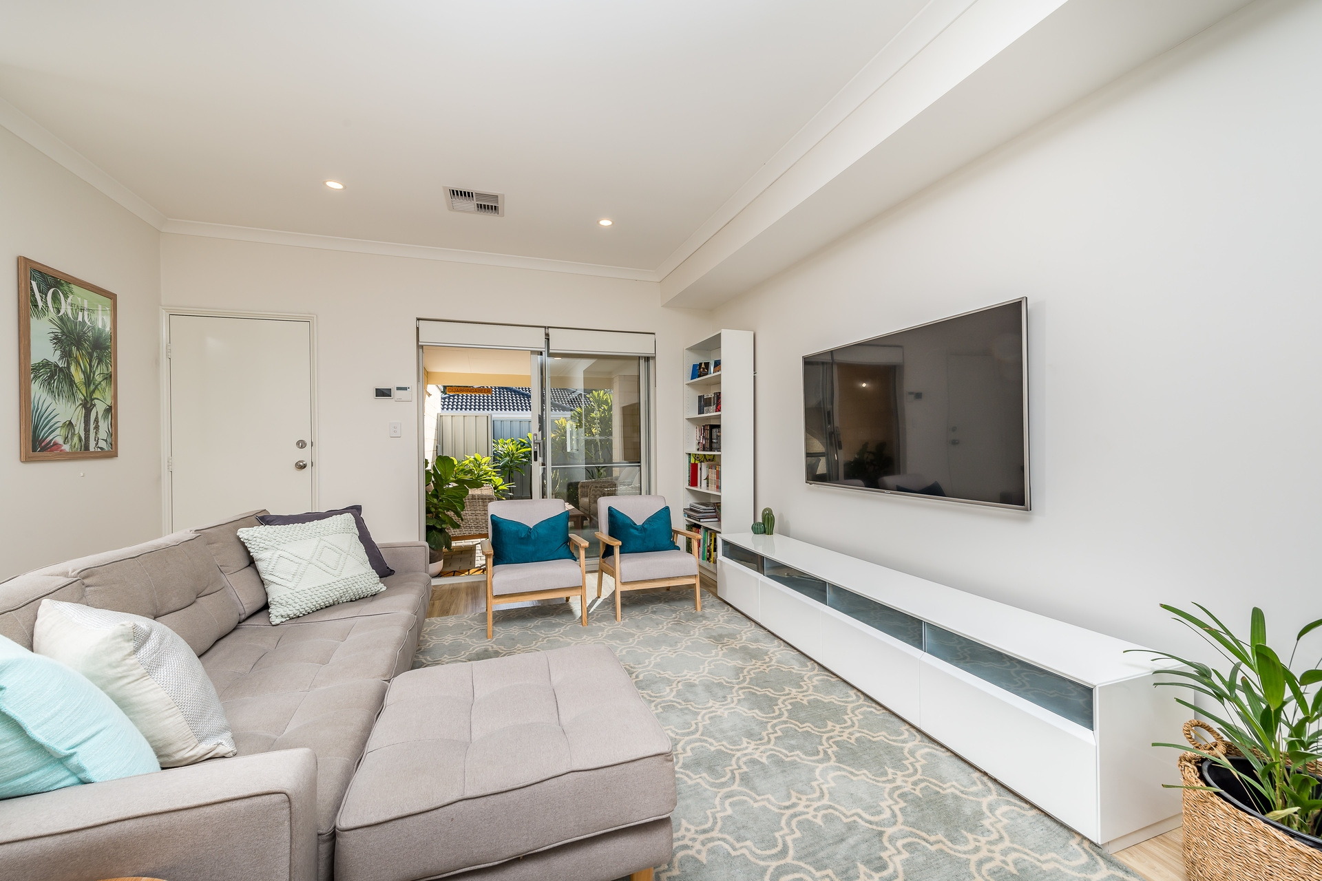 6  Pryde Way, Eden Hill - Thumbnail 4