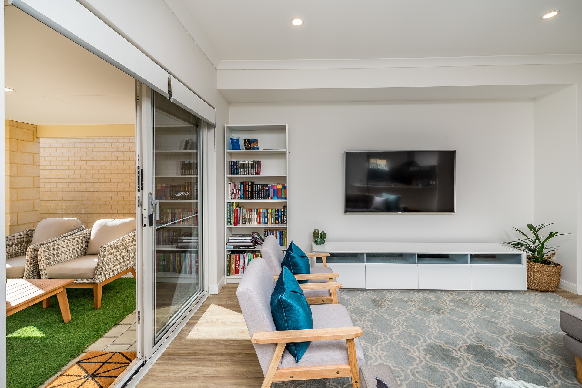 6  Pryde Way, Eden Hill - Thumbnail 3