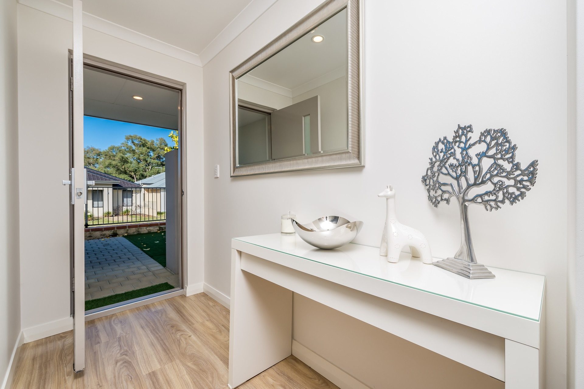 6  Pryde Way, Eden Hill - Thumbnail 5