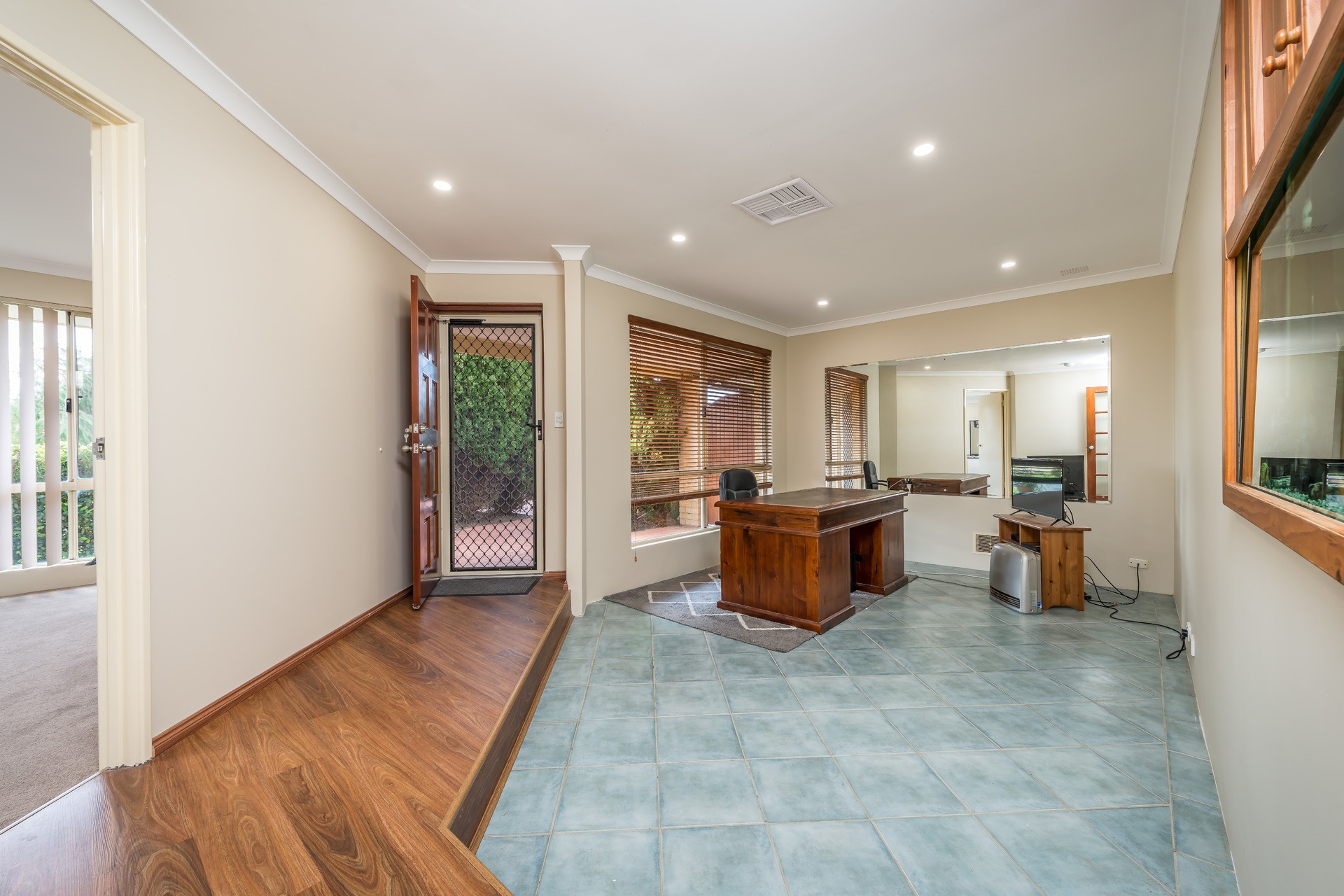 9 Canopy Court, Banksia Grove - Thumbnail 3