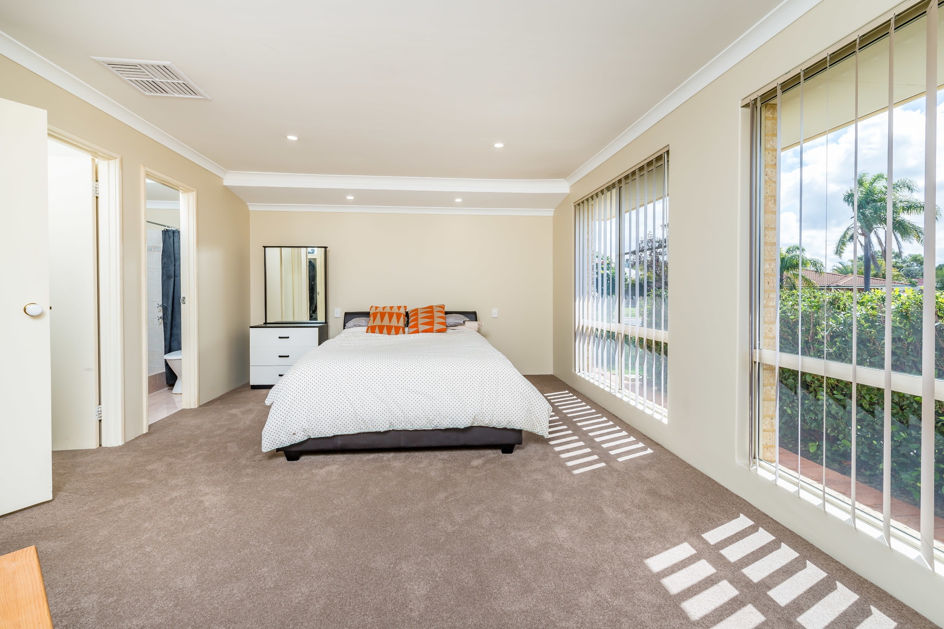 9 Canopy Court, Banksia Grove - Thumbnail 2