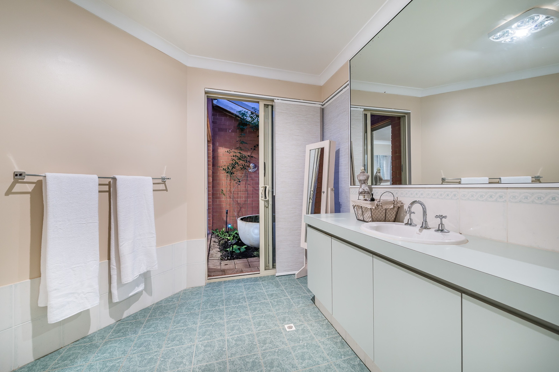 42 Manhattan Avenue, Iluka - Thumbnail 5