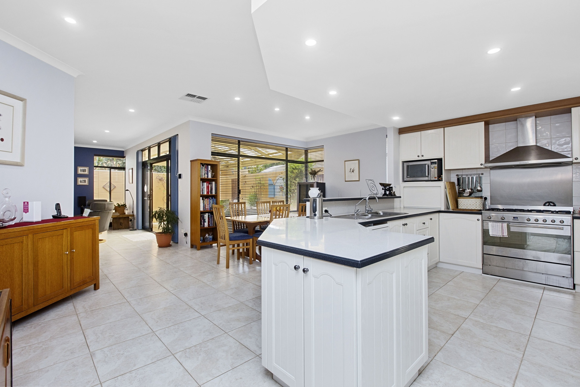 39 Jacana Circle, Gwelup - Thumbnail 5