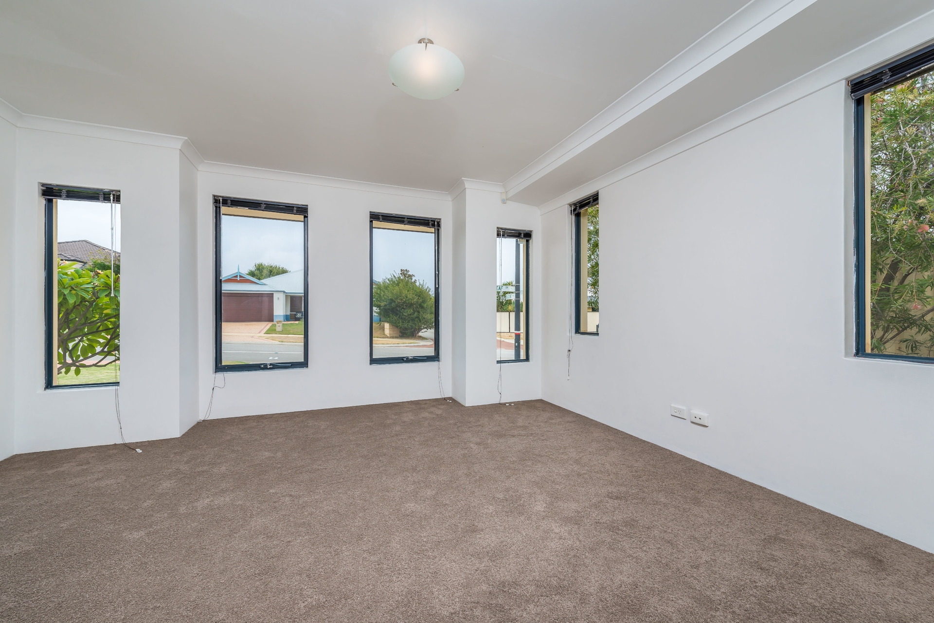 25  Longleaf Drive, Clarkson - Thumbnail 7