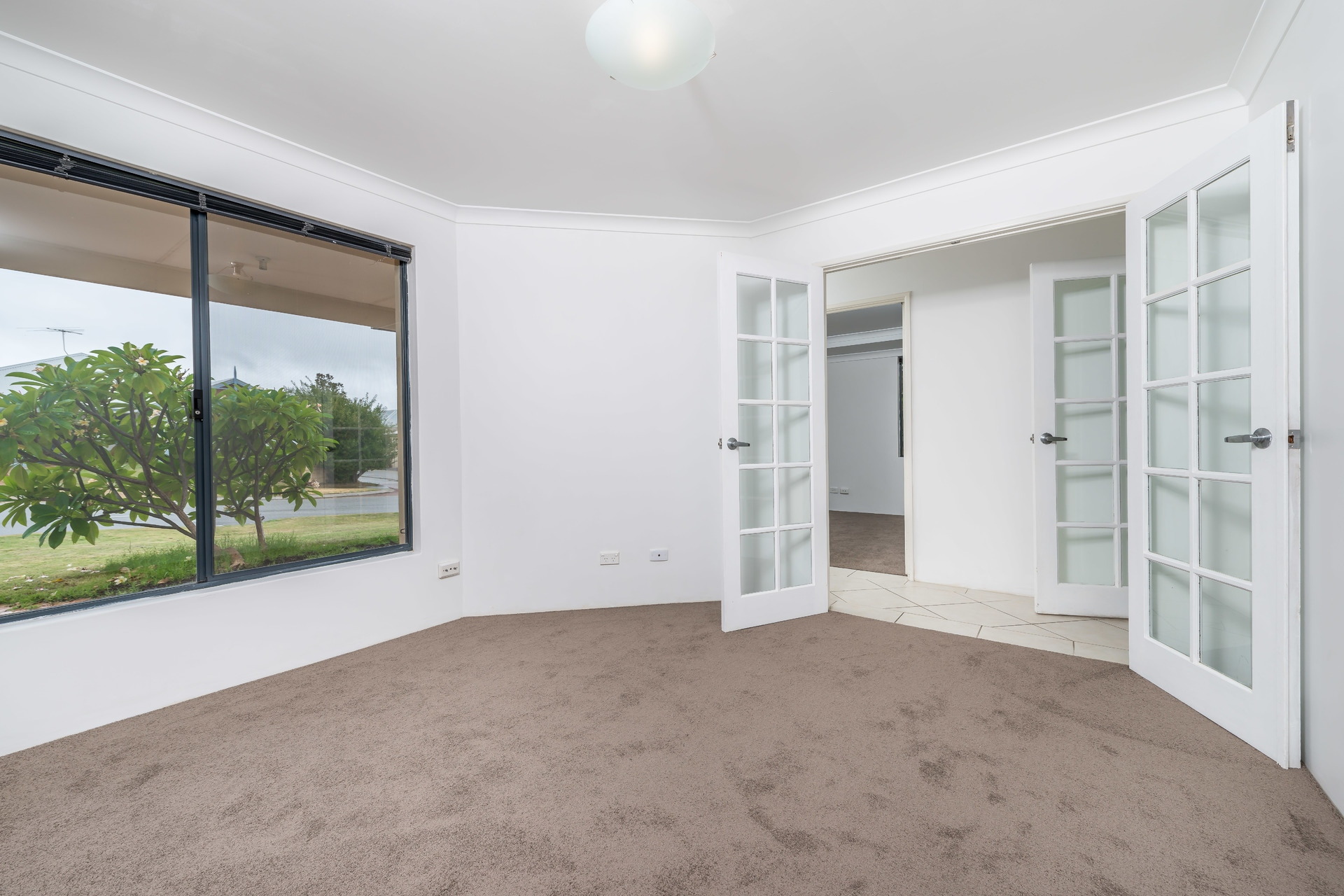 25  Longleaf Drive, Clarkson - Thumbnail 4