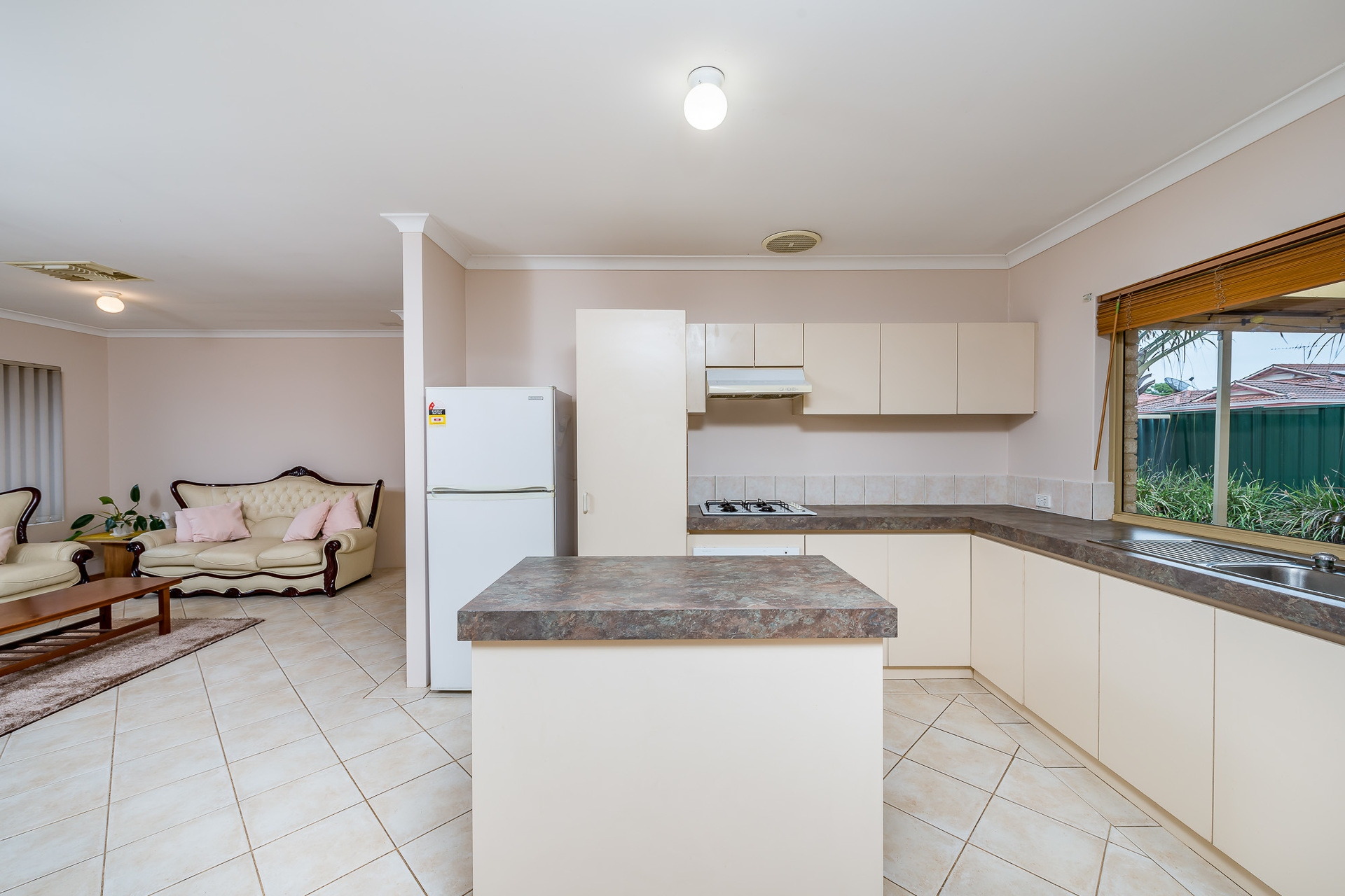 44 Monash Circle, Marangaroo - Thumbnail 5