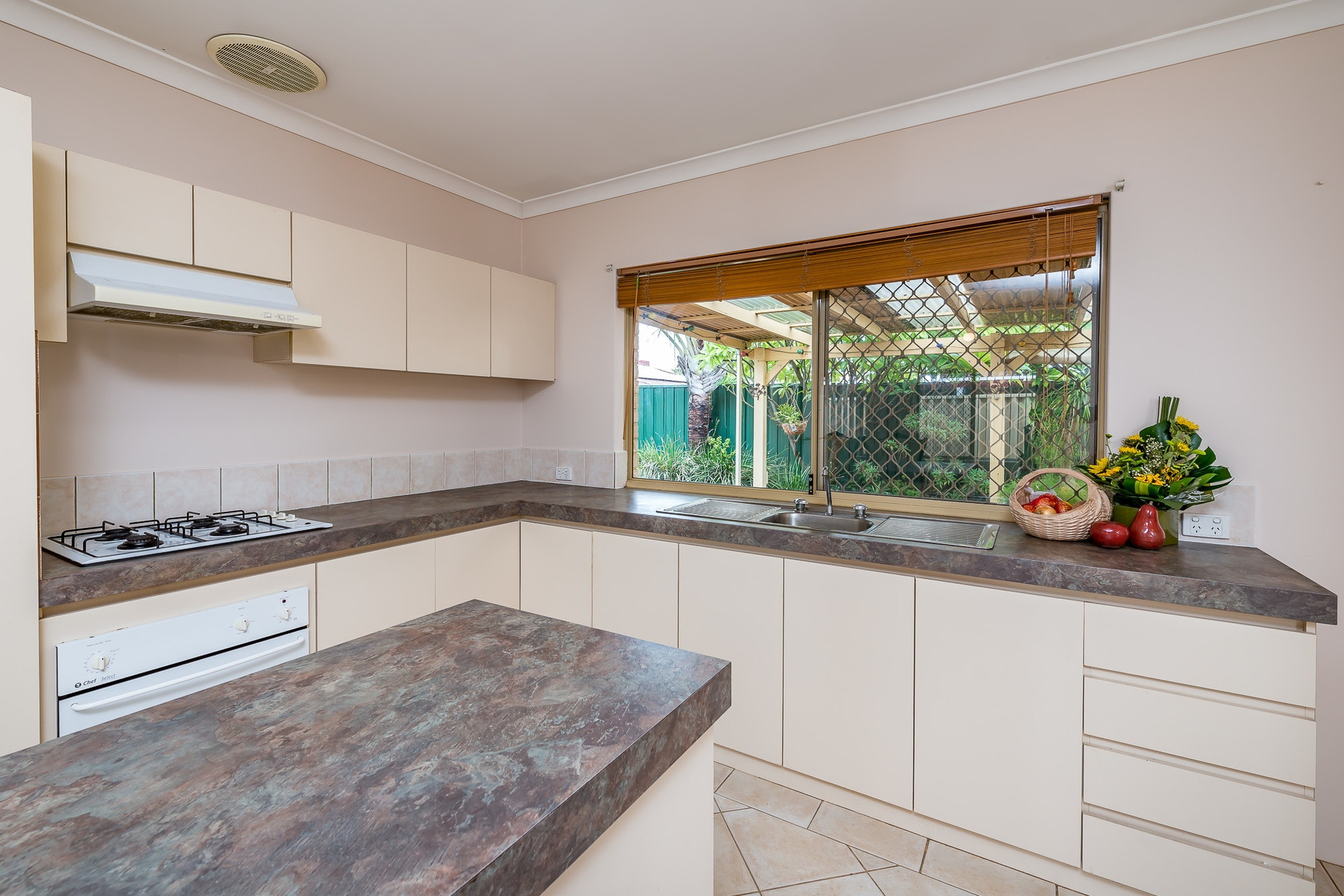 44 Monash Circle, Marangaroo - Thumbnail 4