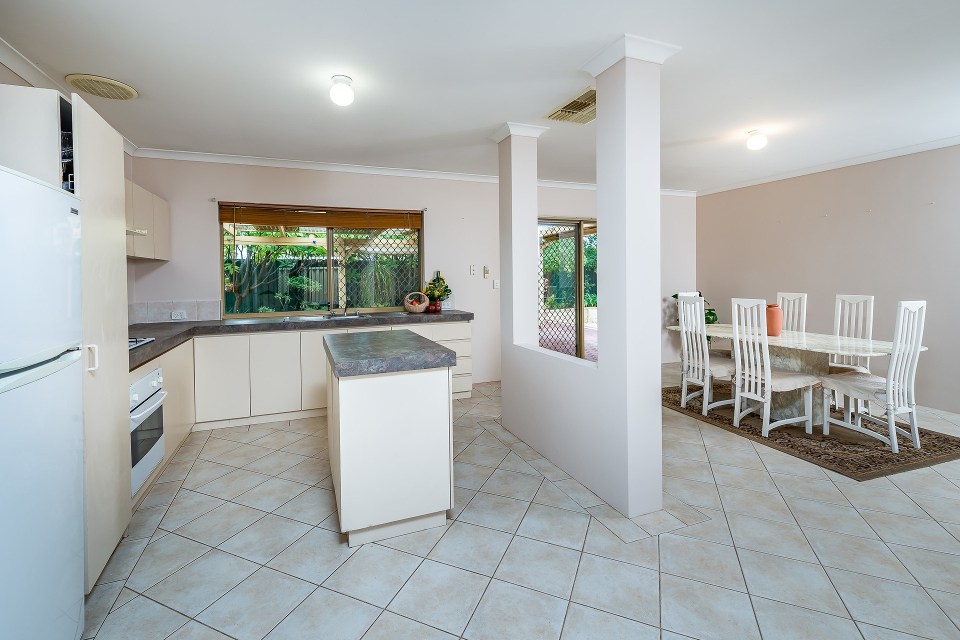44 Monash Circle, Marangaroo - Thumbnail 6