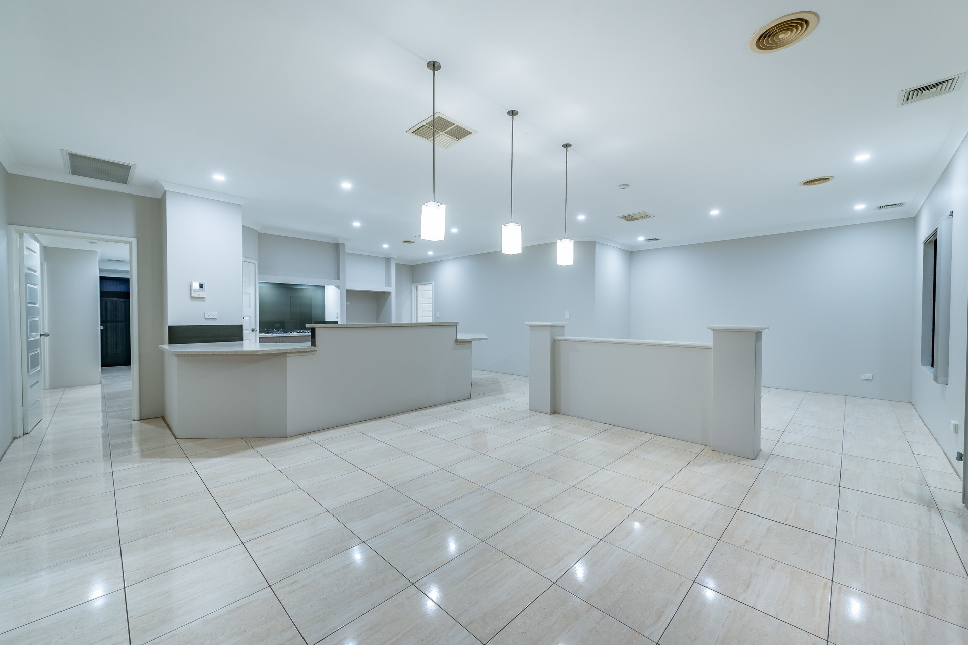 5  Farnell Lane, Aveley - Thumbnail 2