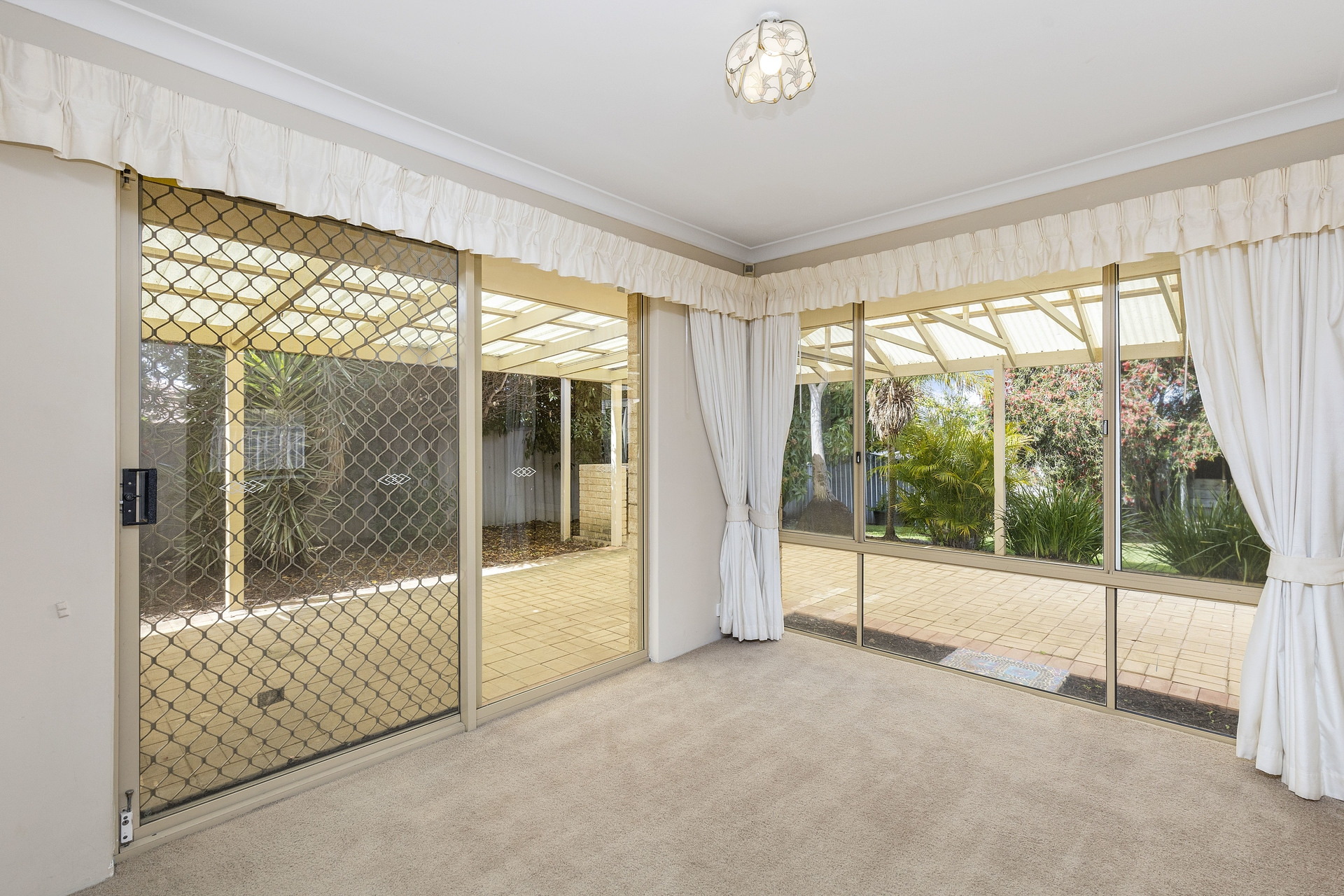 215 Timberlane Drive, Woodvale - Thumbnail 8