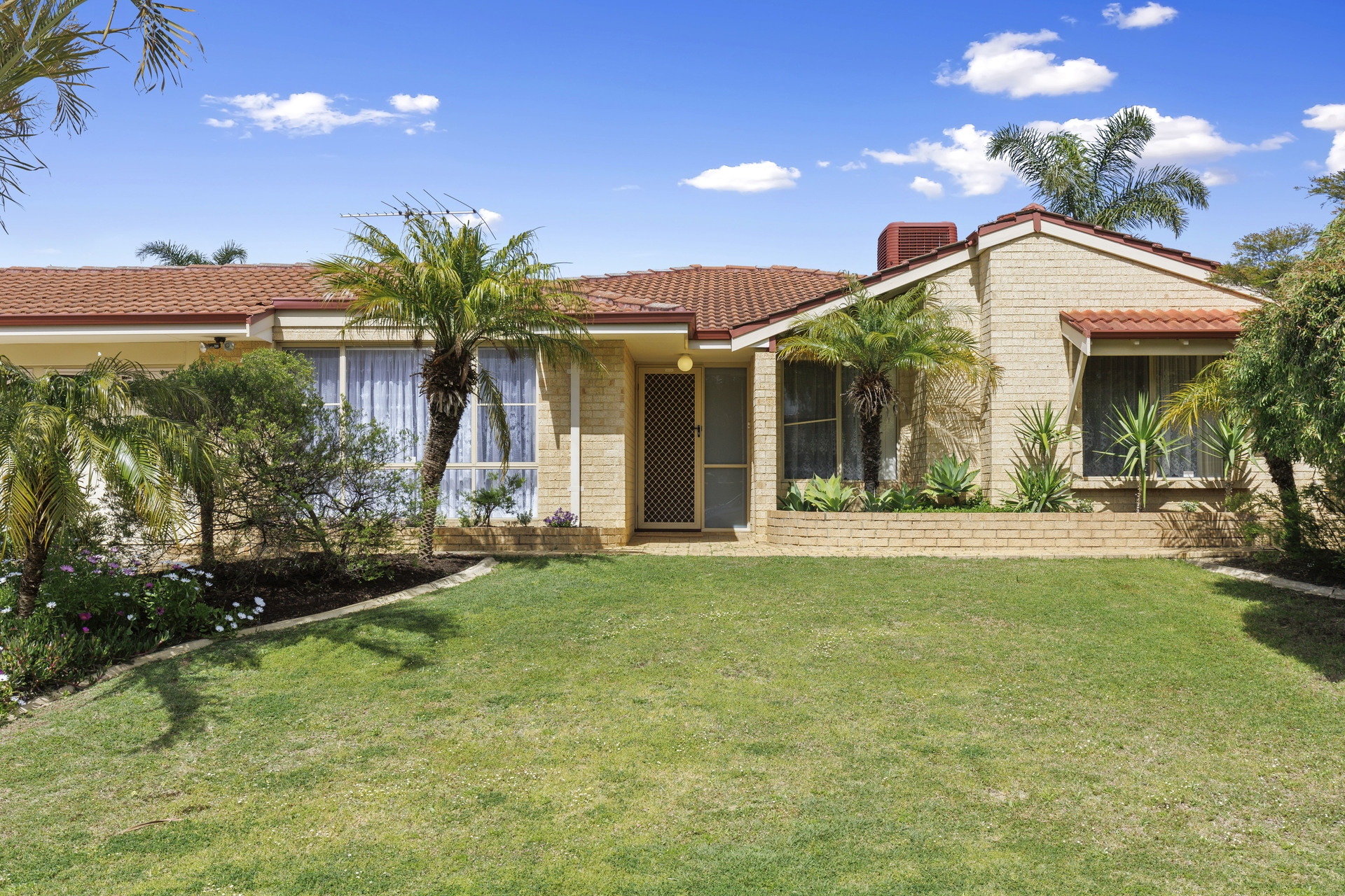 215 Timberlane Drive, Woodvale - Thumbnail 4