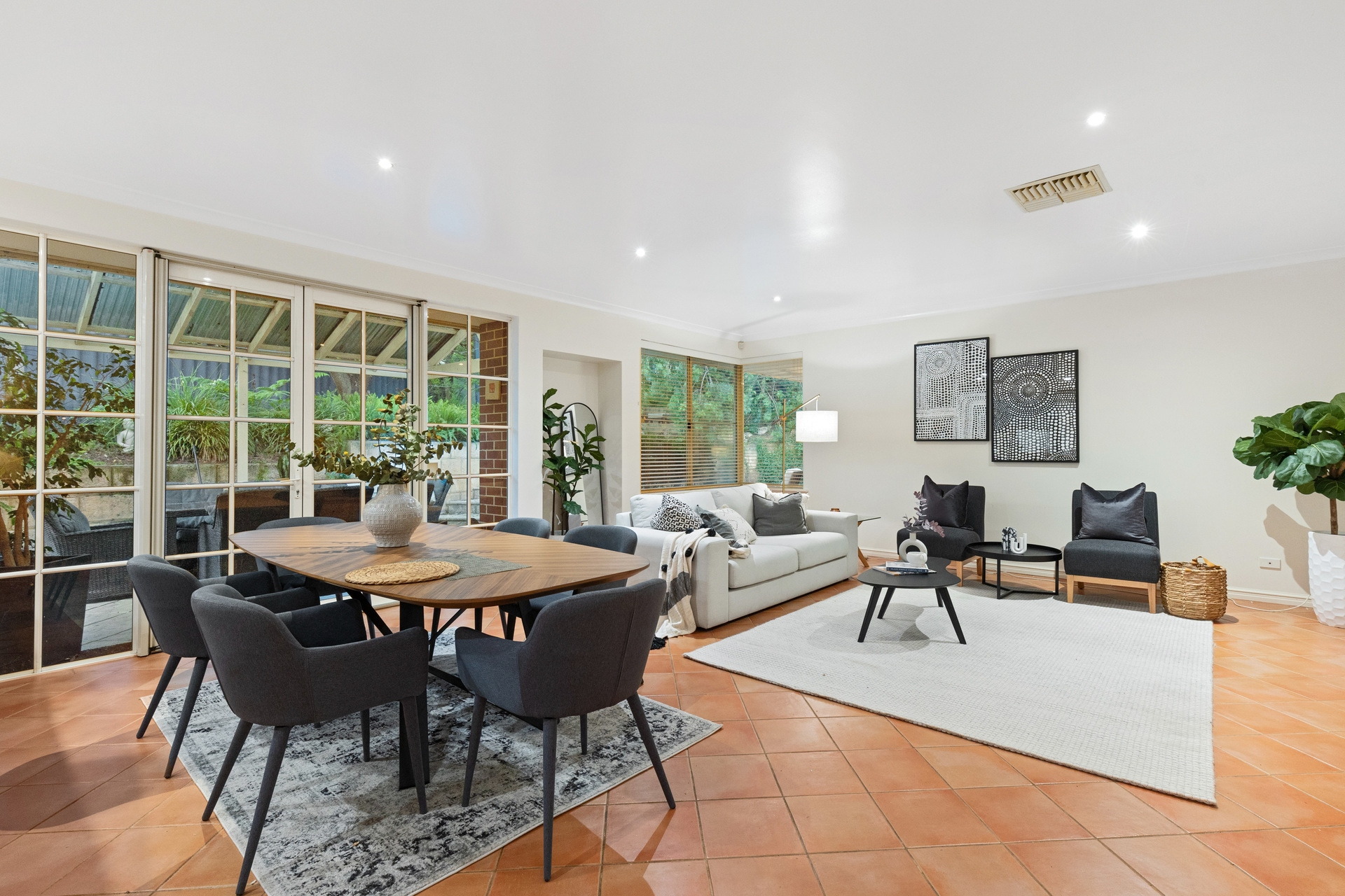 8 Chivrell Rise, Gwelup - Thumbnail 6