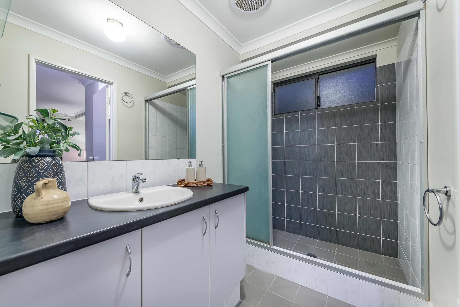 71 Brooklyn Avenue, Pearsall - Thumbnail 7