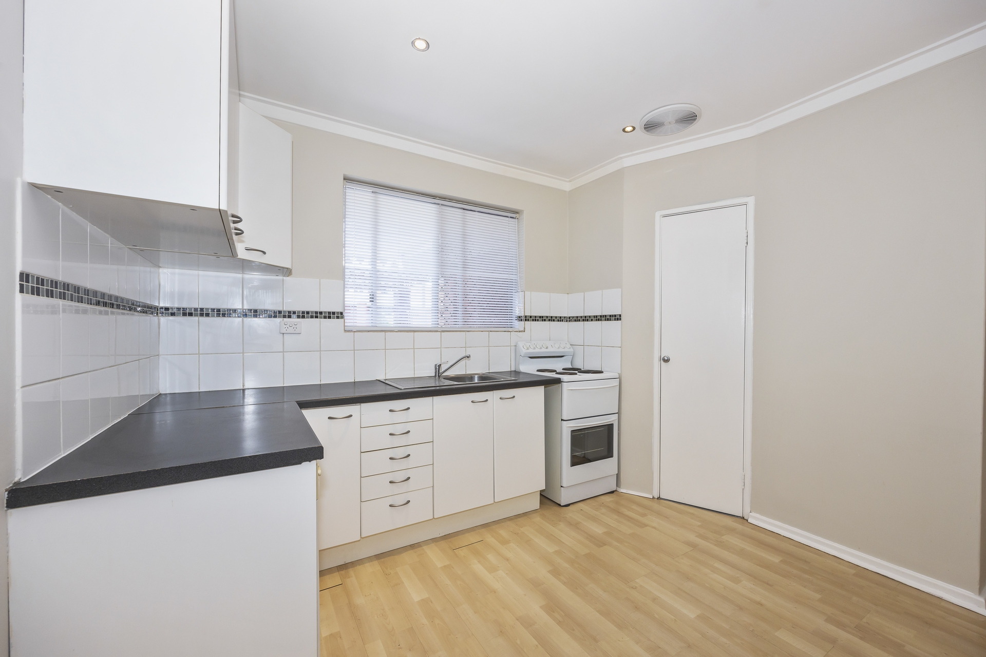 2/121 Edward Street, Osborne Park - Thumbnail 8