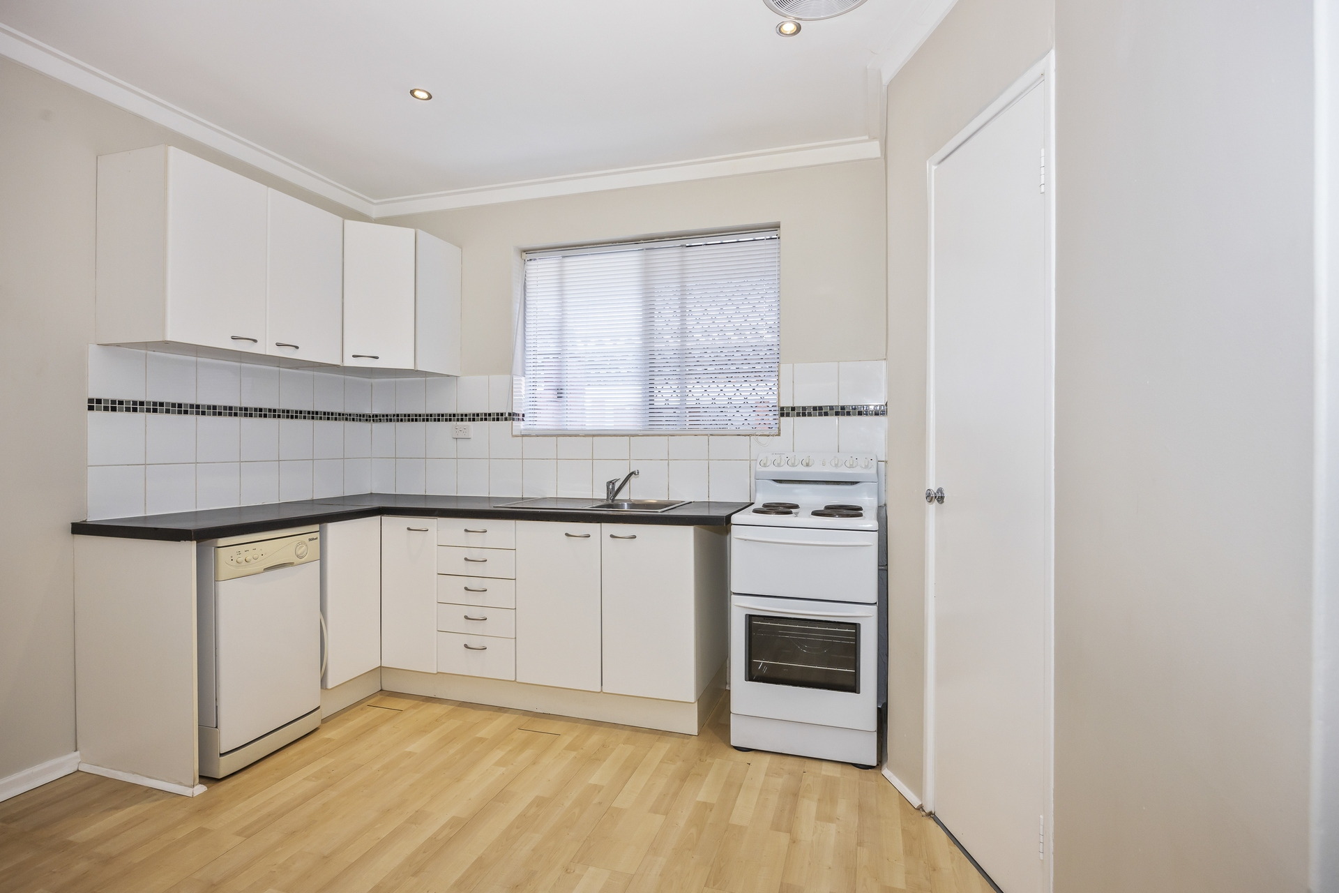 2/121 Edward Street, Osborne Park - Thumbnail 7
