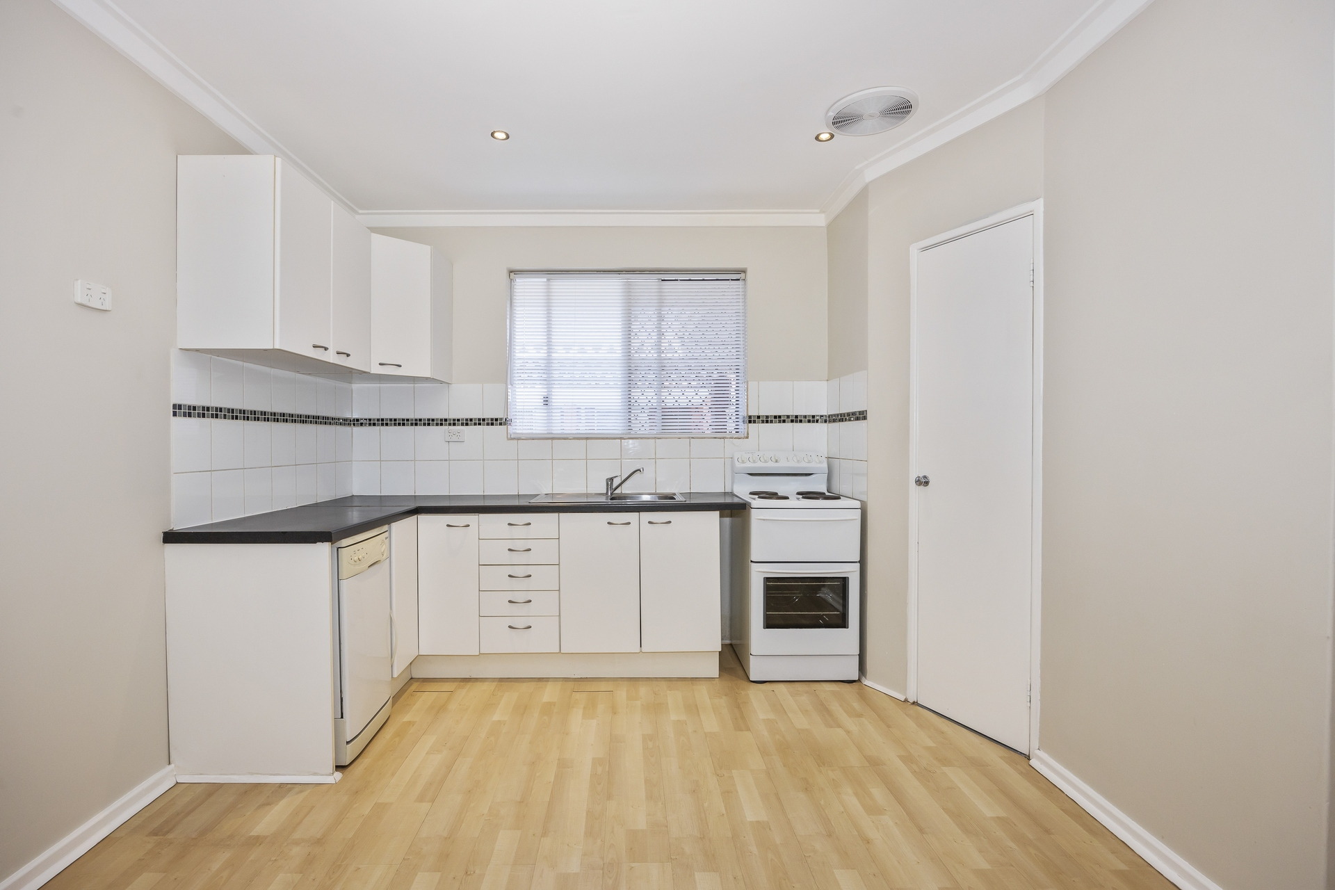 2/121 Edward Street, Osborne Park - Thumbnail 4