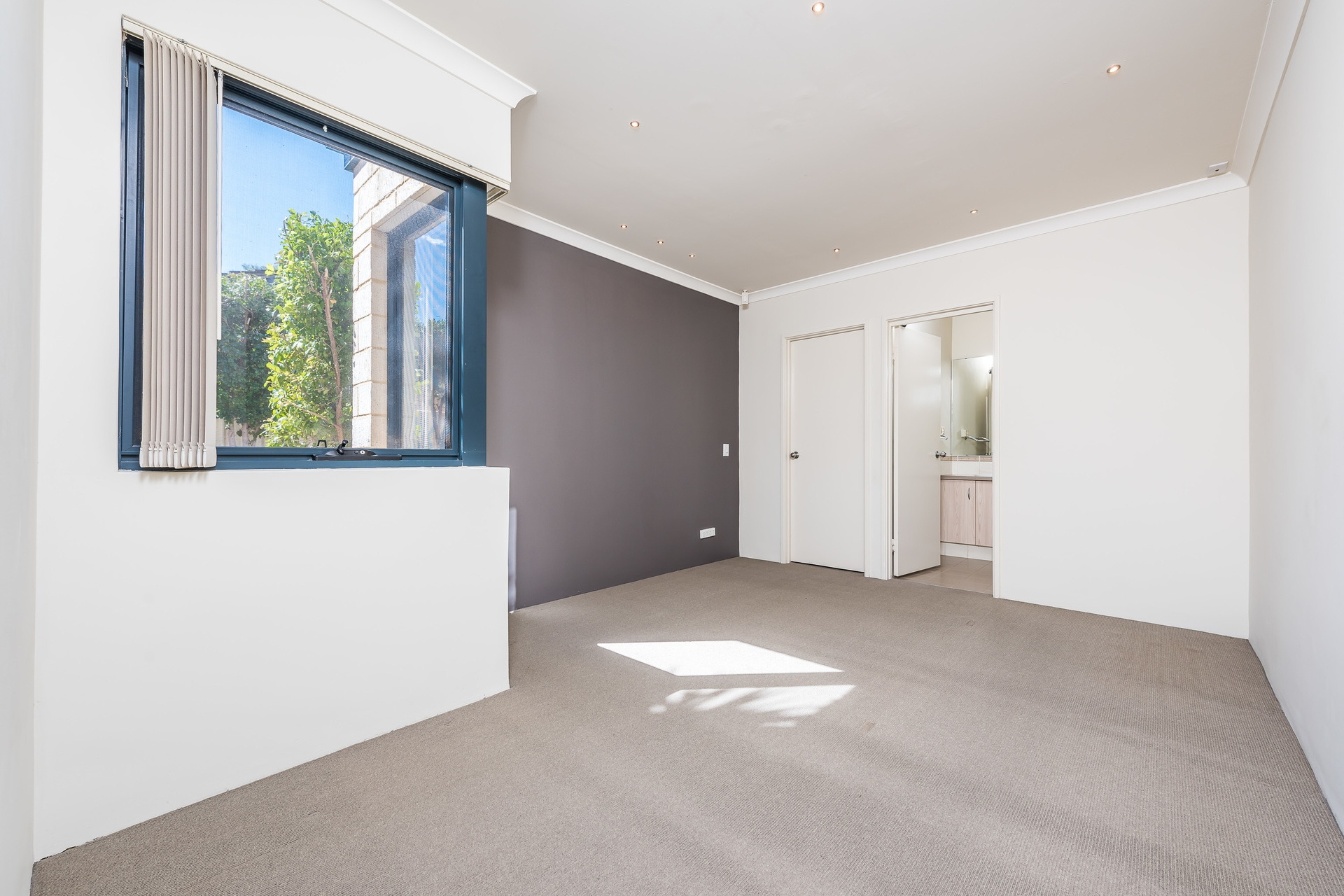 14a Russell Street, Morley - Thumbnail 6