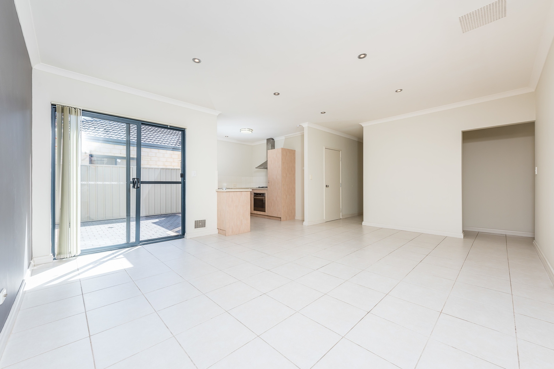 14a Russell Street, Morley - Thumbnail 3