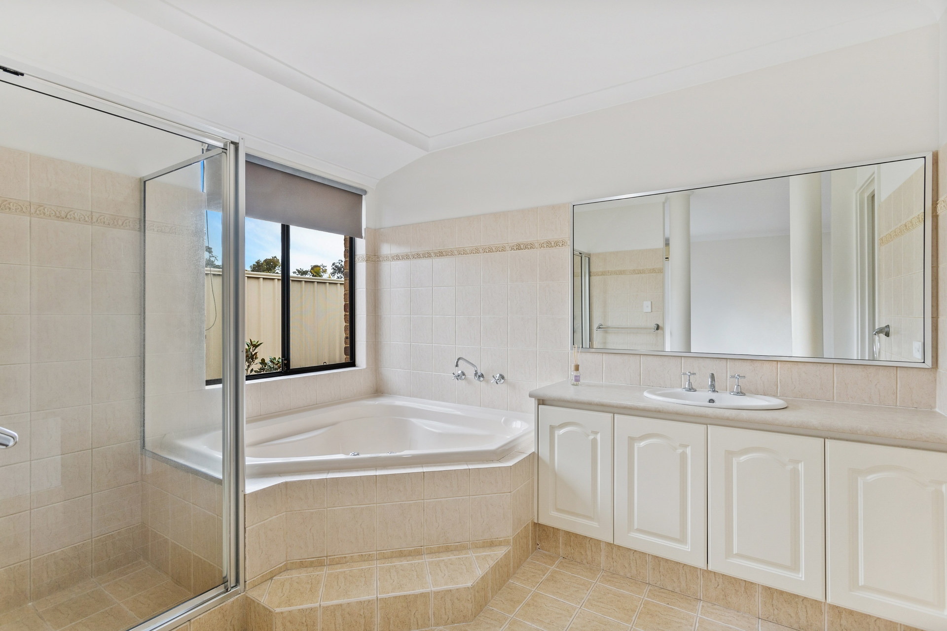 20 Bazille Crescent, Tapping - Thumbnail 6