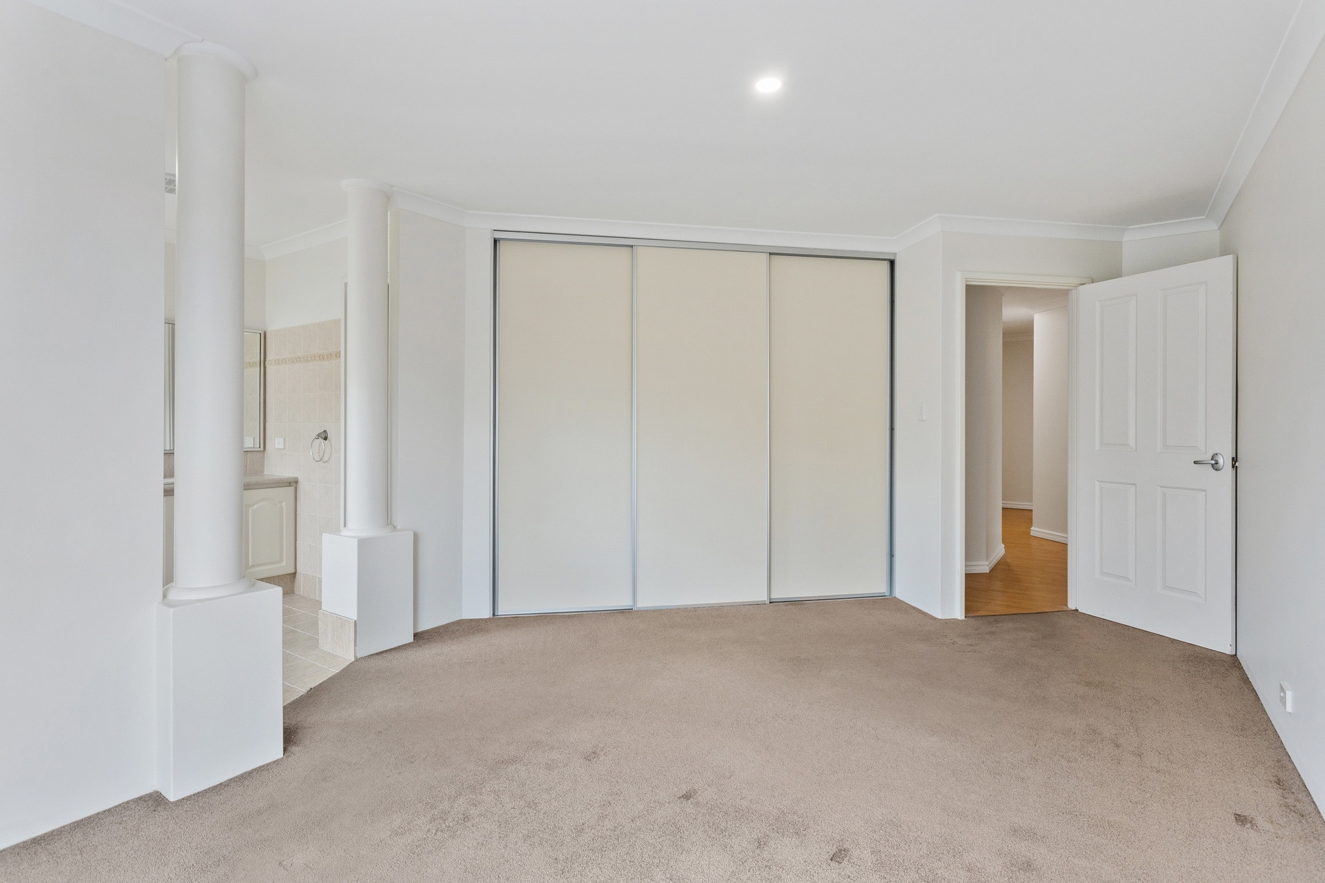 20 Bazille Crescent, Tapping - Thumbnail 4