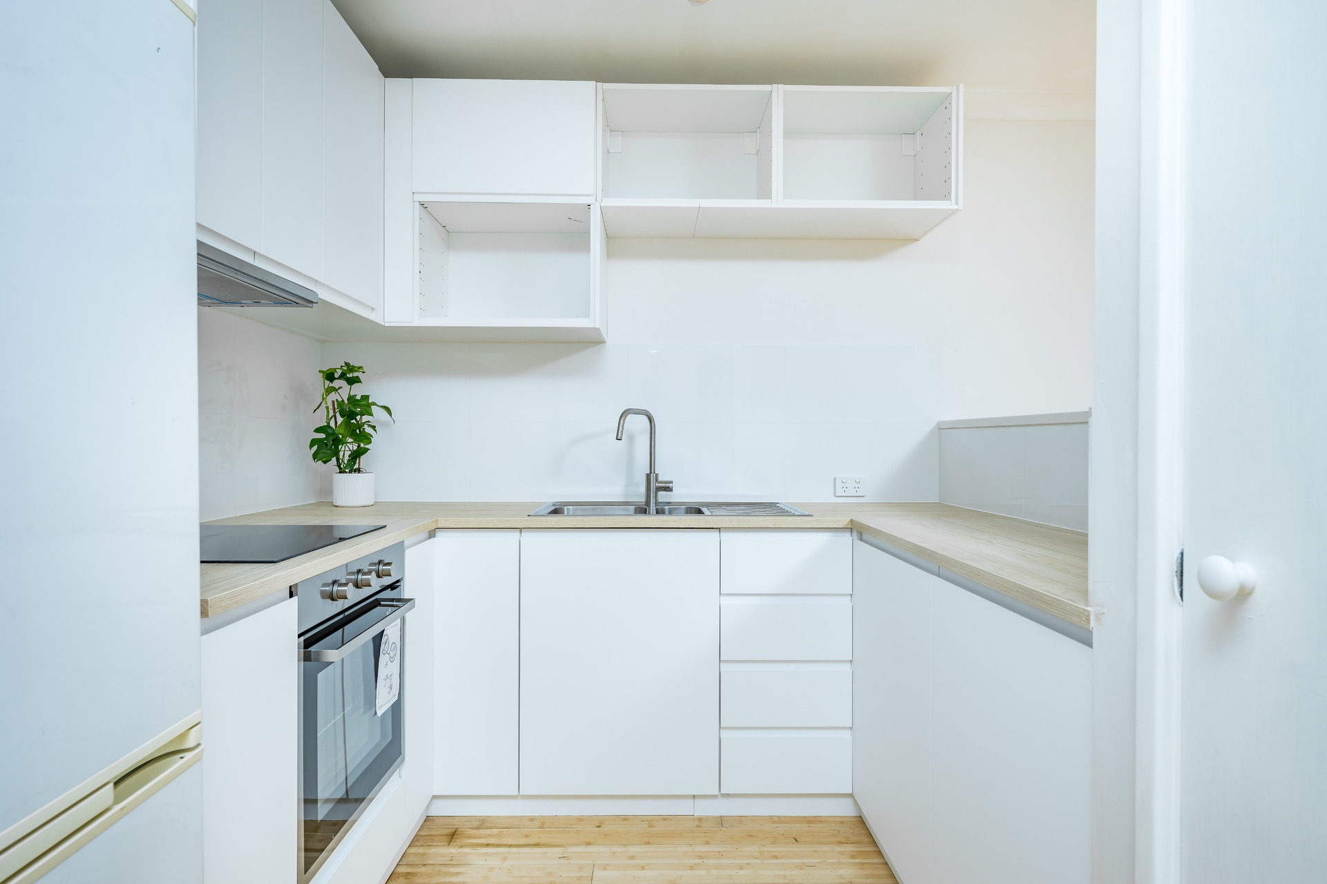 24/4 Waterway Court, Churchlands - Thumbnail 2