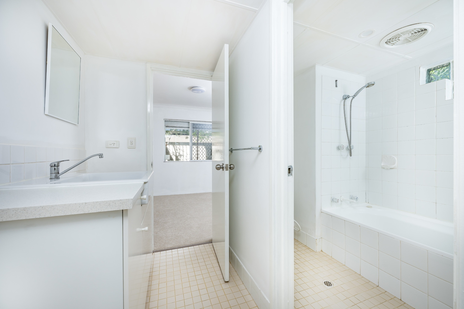 24/4 Waterway Court, Churchlands - Thumbnail 7