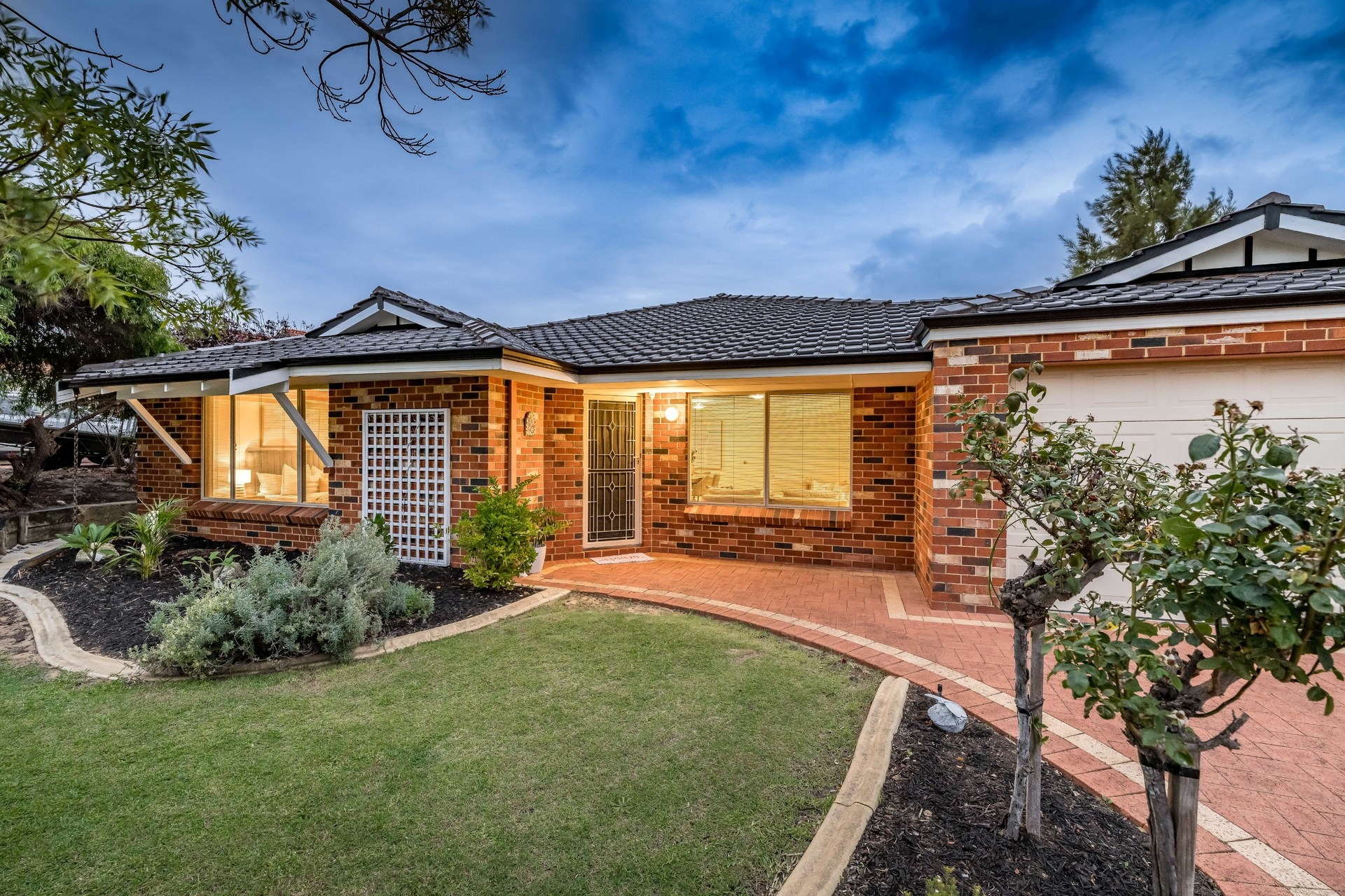 90 Willespie Drive, Pearsall - Thumbnail 5