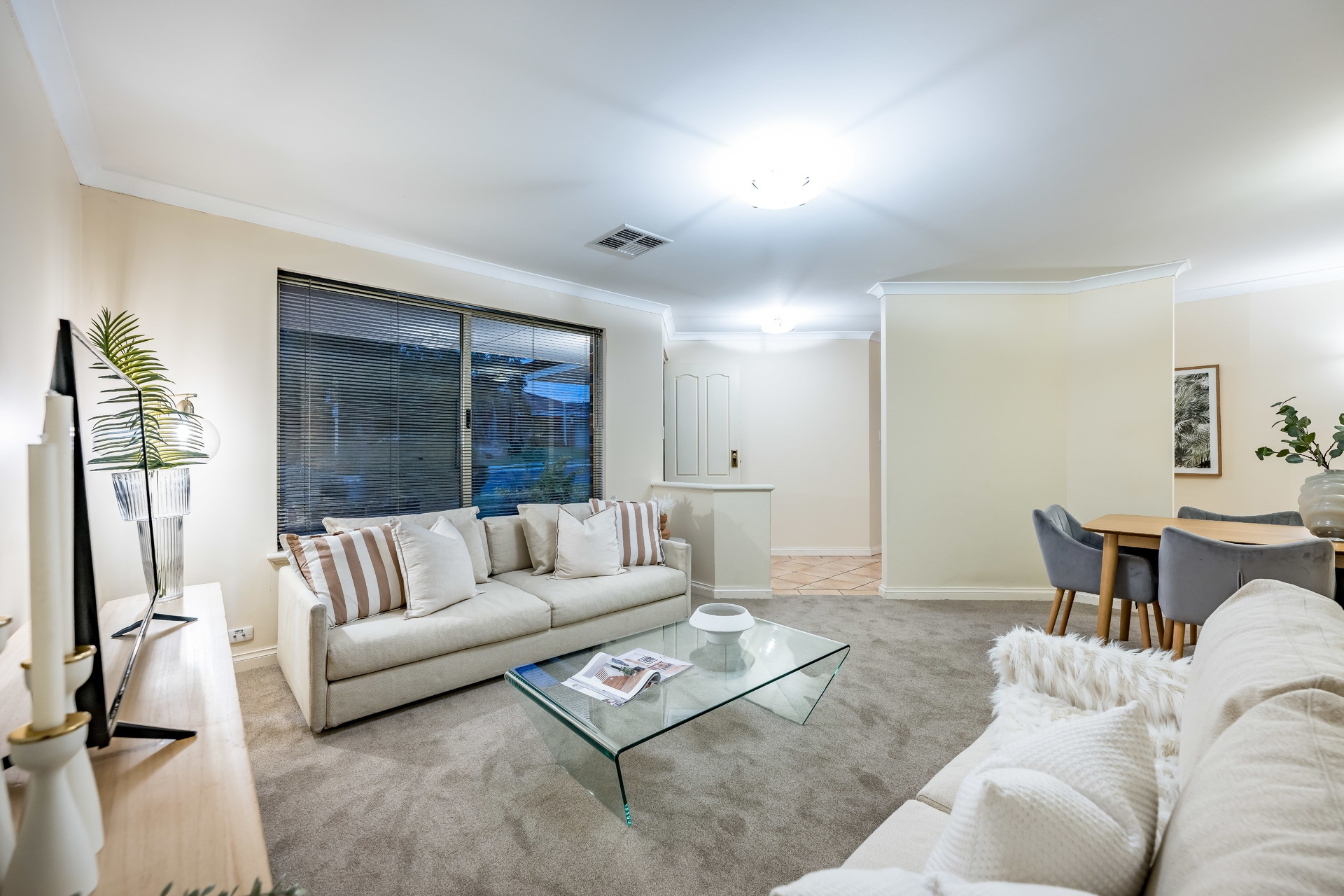 90 Willespie Drive, Pearsall - Thumbnail 7