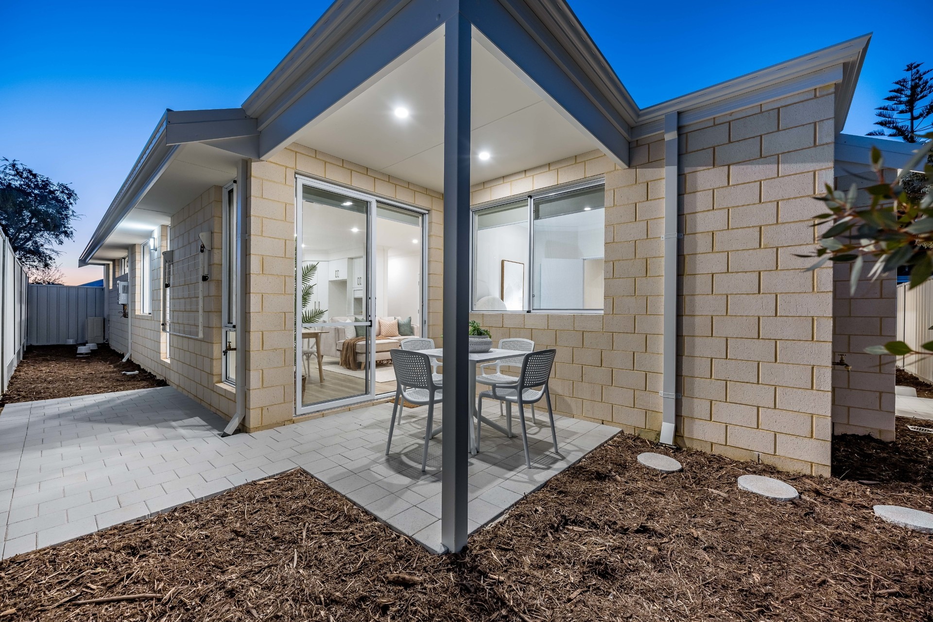 2/70 Camberwarra Drive, Craigie - Thumbnail 2