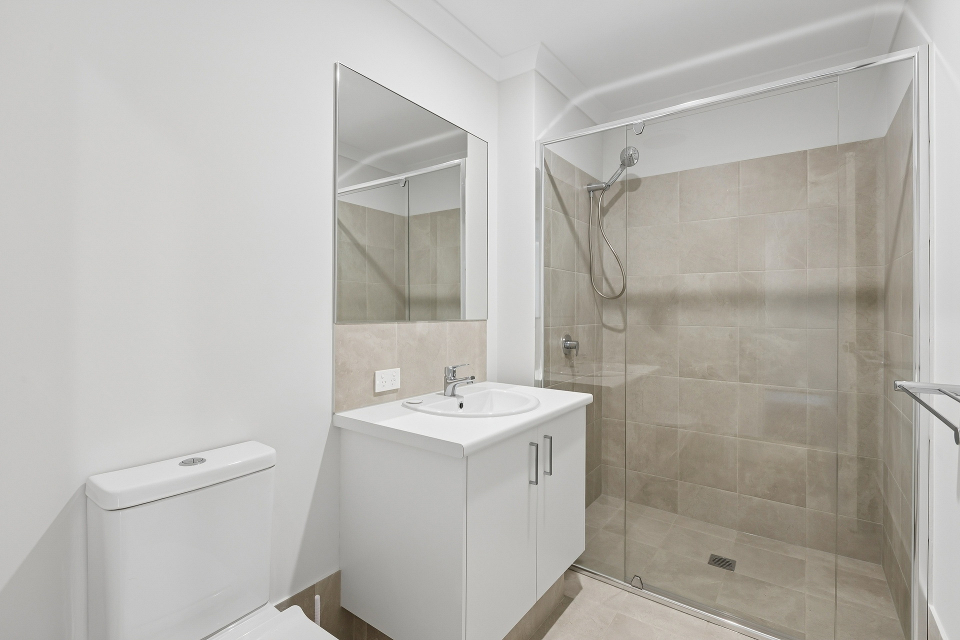 16 Honeybee Parade, Banksia Grove - Thumbnail 7