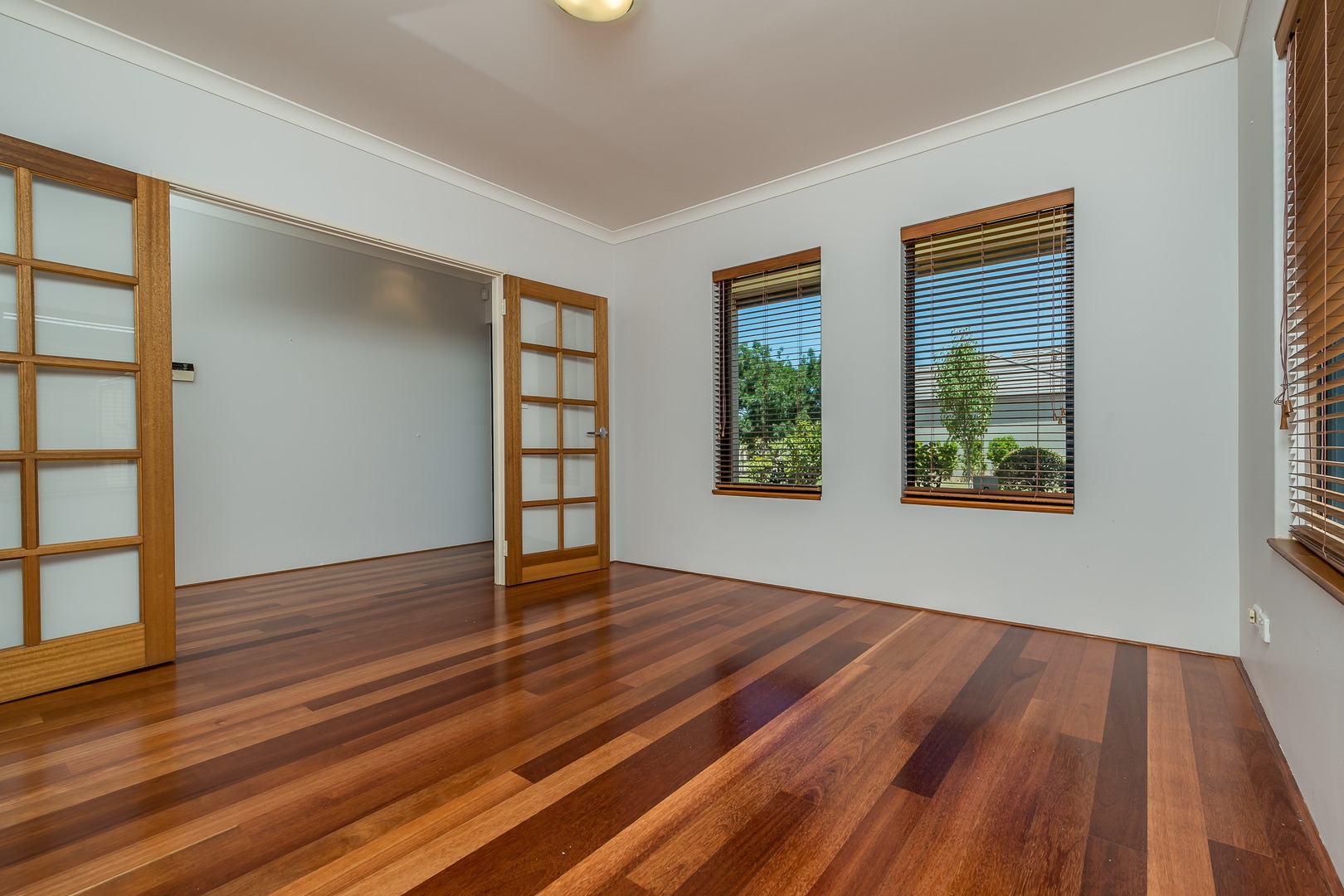 33 Jacana Circle, Gwelup - Thumbnail 5