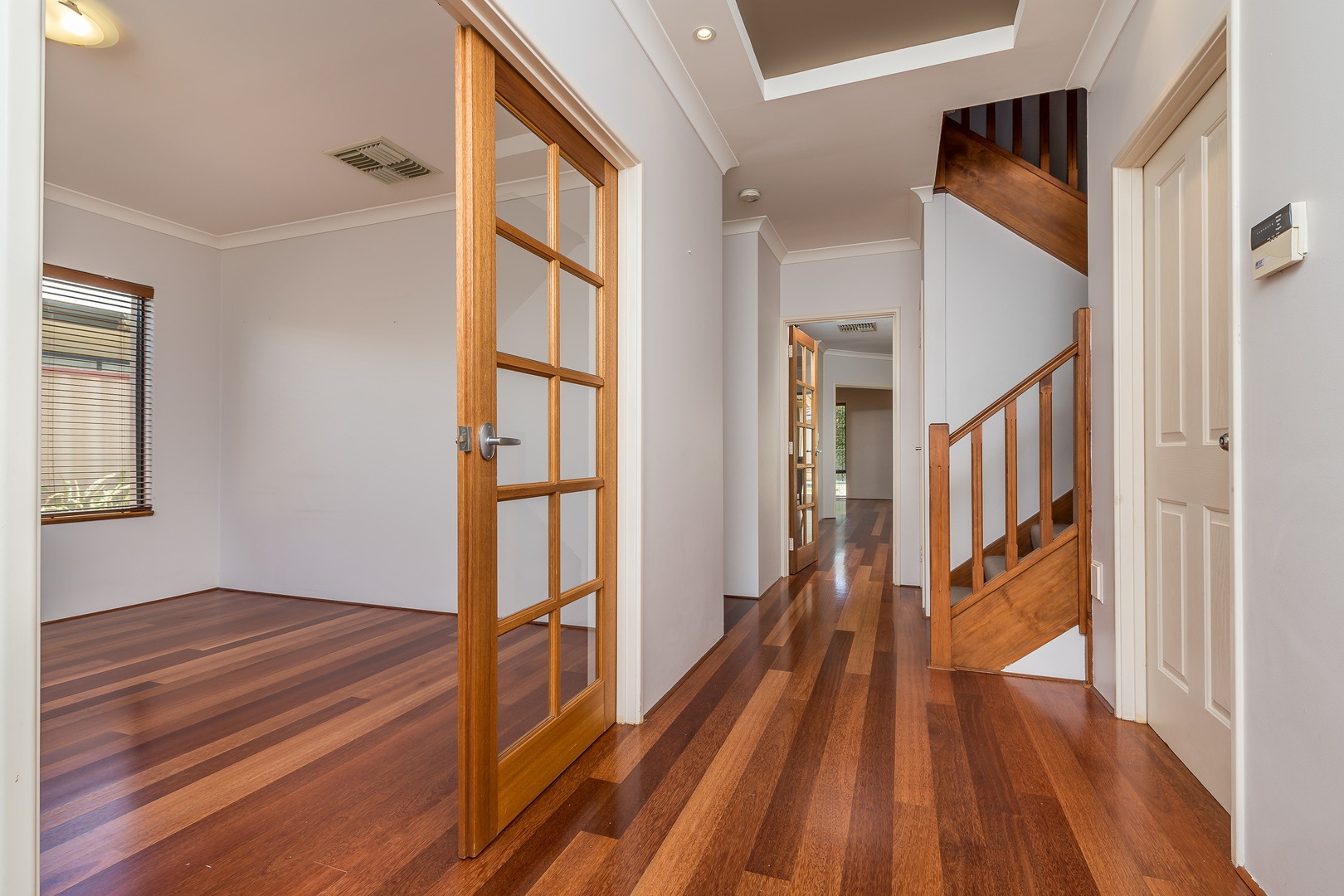 33 Jacana Circle, Gwelup - Thumbnail 4