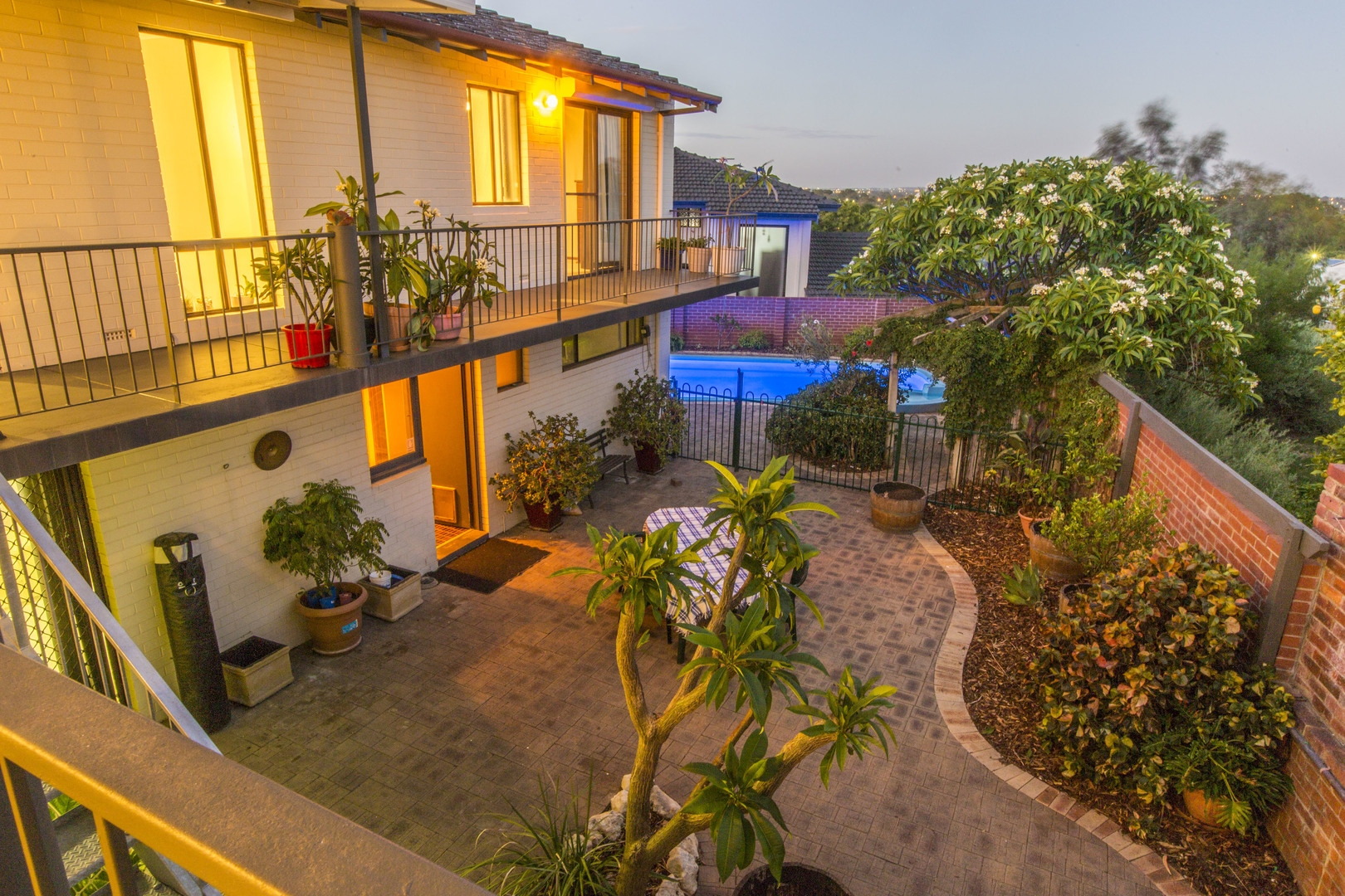 33 Highbridge Way, Karrinyup - Thumbnail 2
