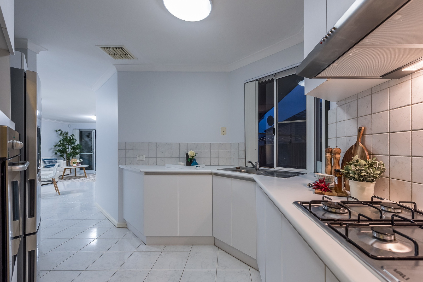 246 St Brigids Terrace, Doubleview - Thumbnail 3