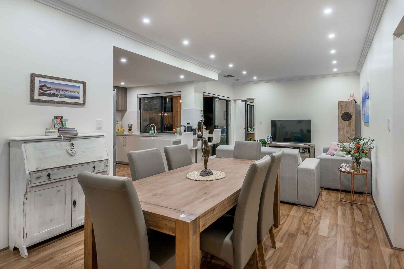 13 Orr Place, Stirling - Thumbnail 8