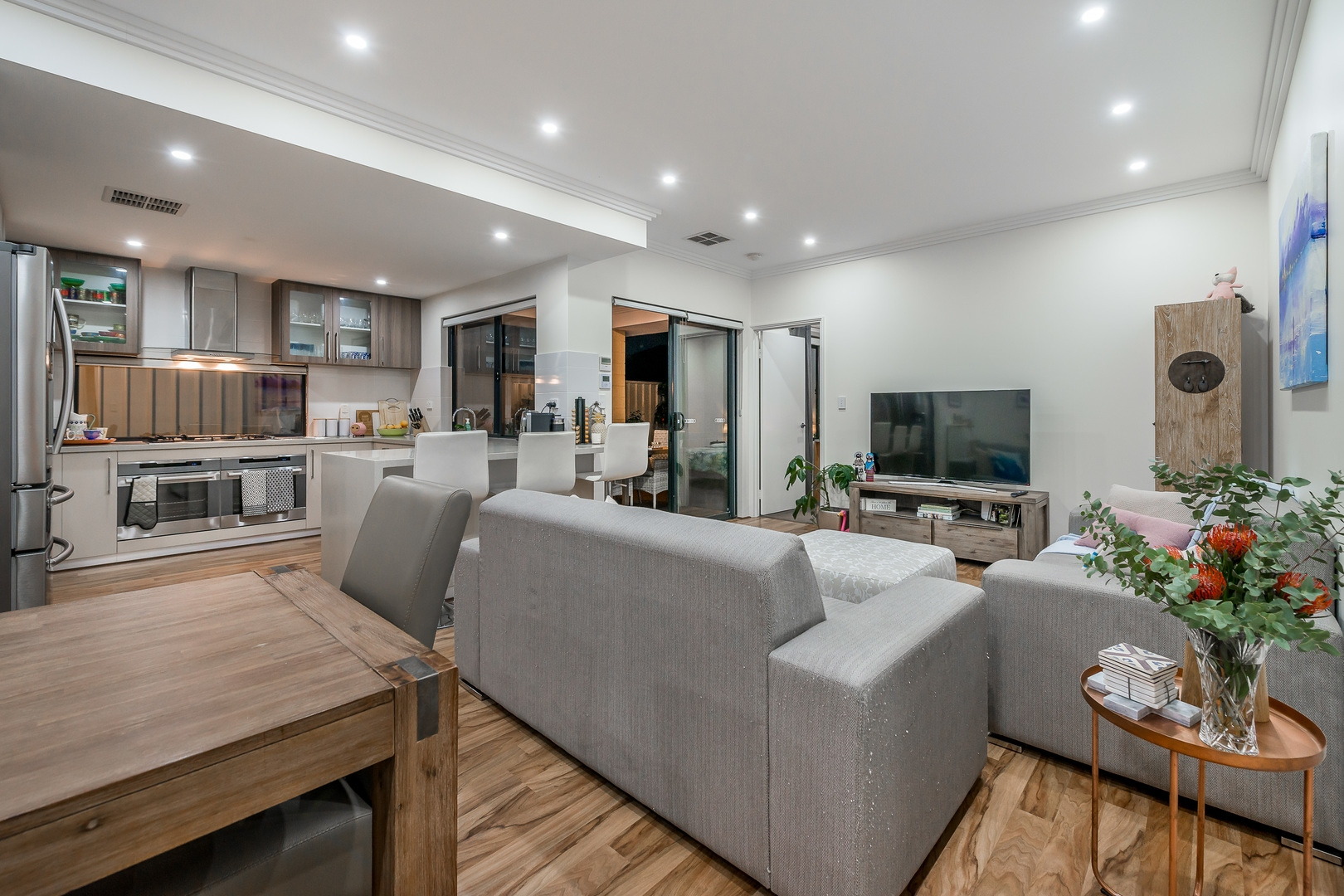 13 Orr Place, Stirling - Thumbnail 3