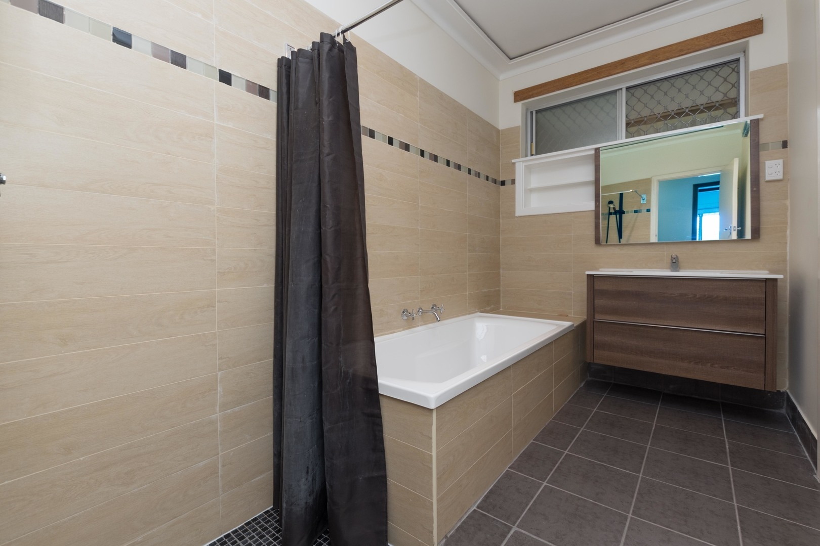 19 Turnbull Way, Trigg - Thumbnail 2