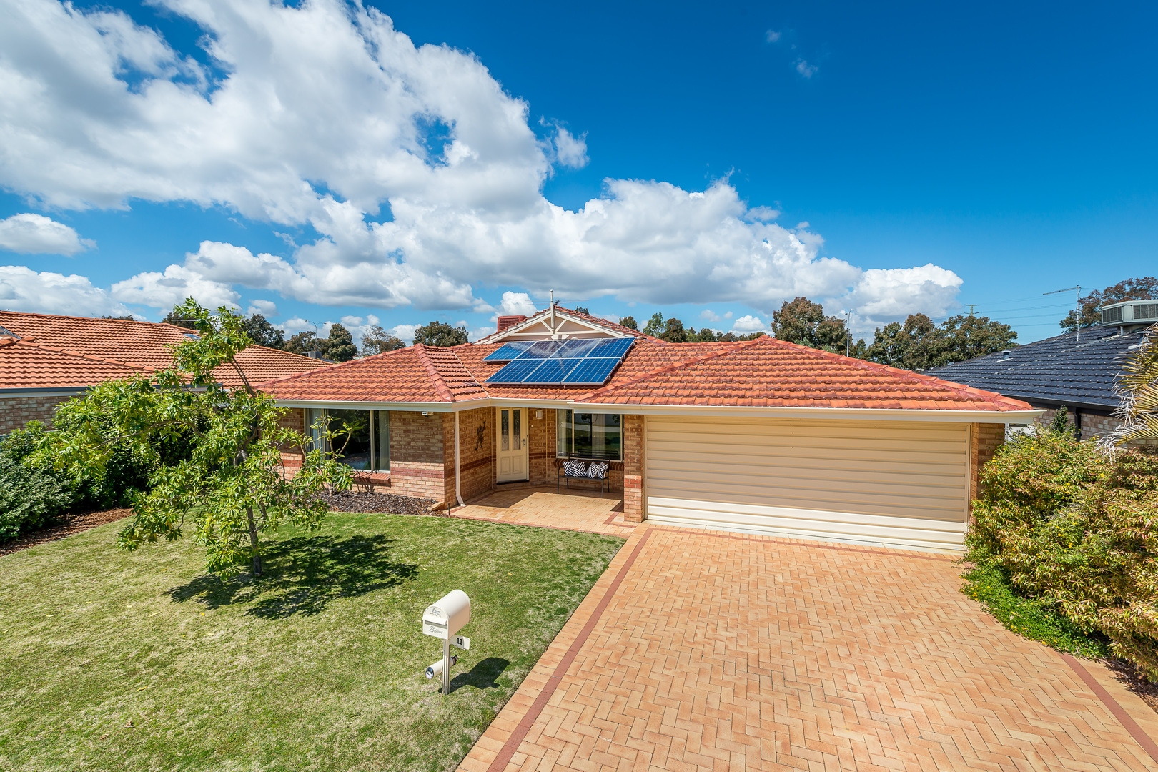 11 Coolamine Close, Carramar - Thumbnail 2