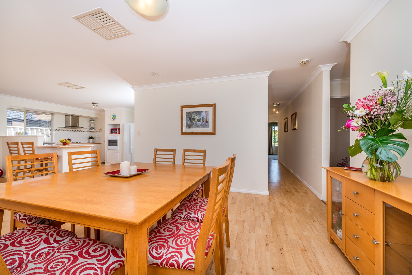 11 Coolamine Close, Carramar - Thumbnail 7