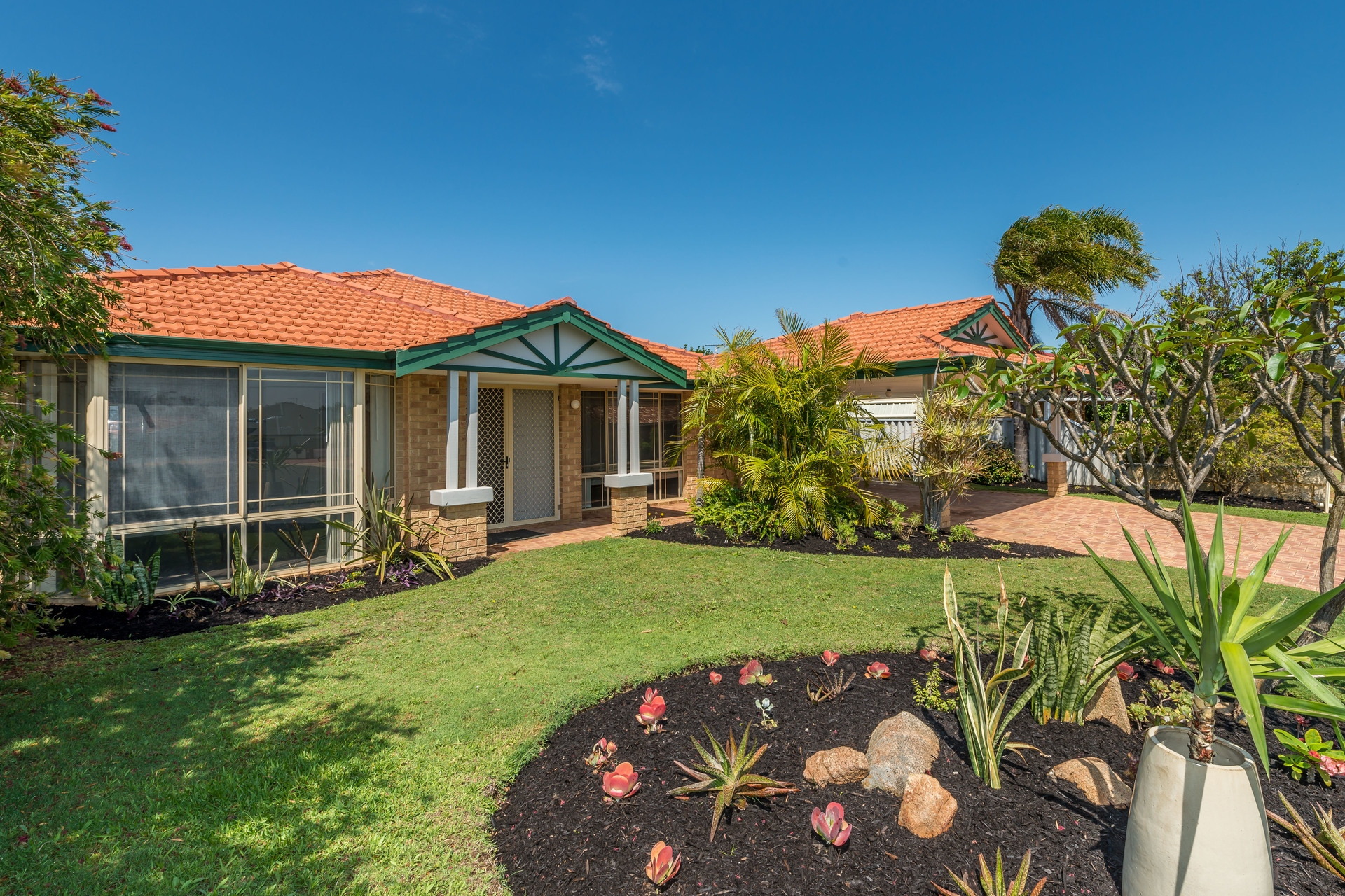 6 Tarbolton Gardens, Kinross - Thumbnail 2