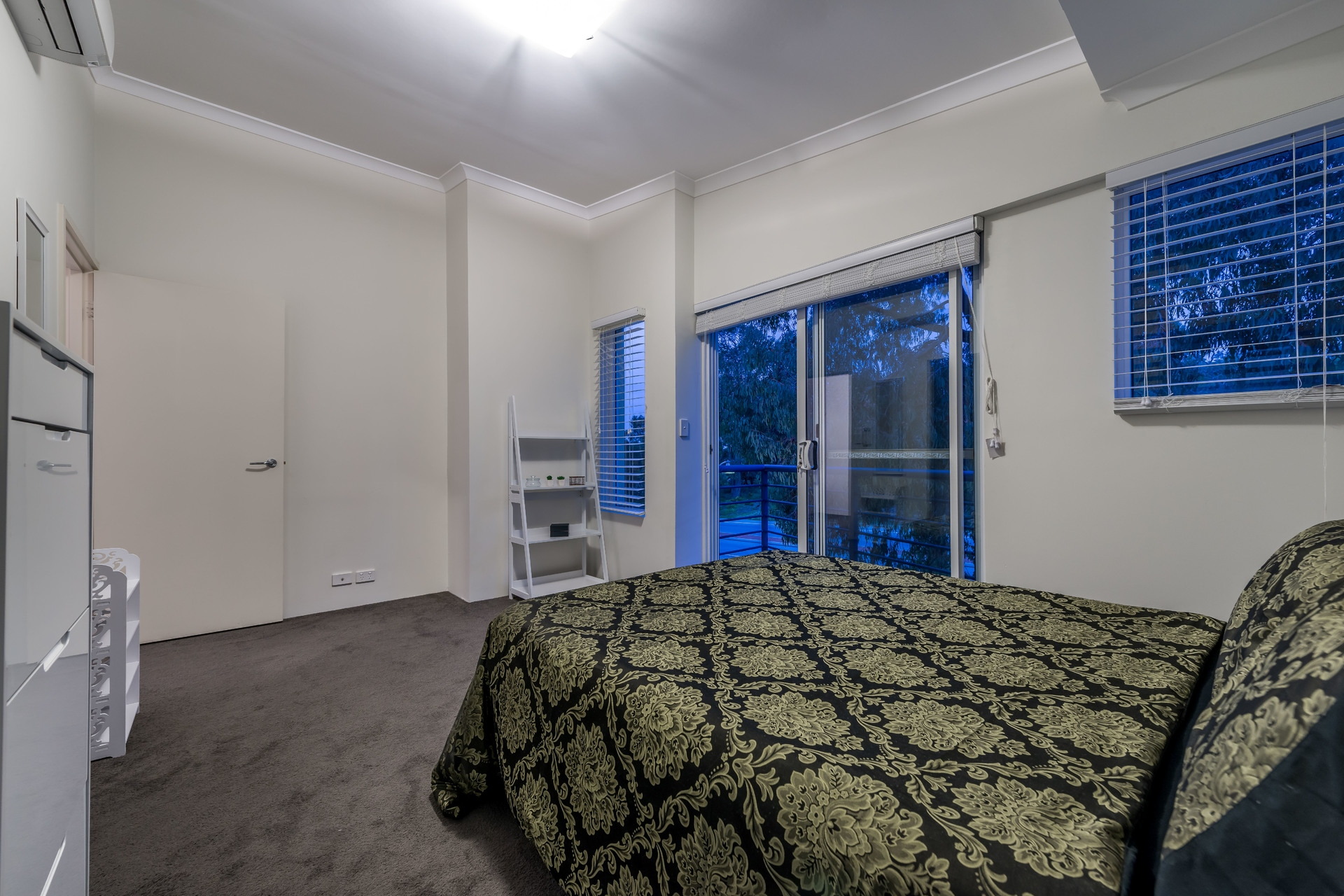 Townhouse Sold 13B Lakeside Drive, Joondalup